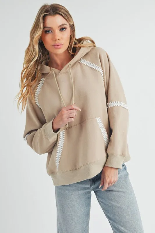 Aemi   Co Lace Detail Drawstring Hoodie with Kangaroo Pocket