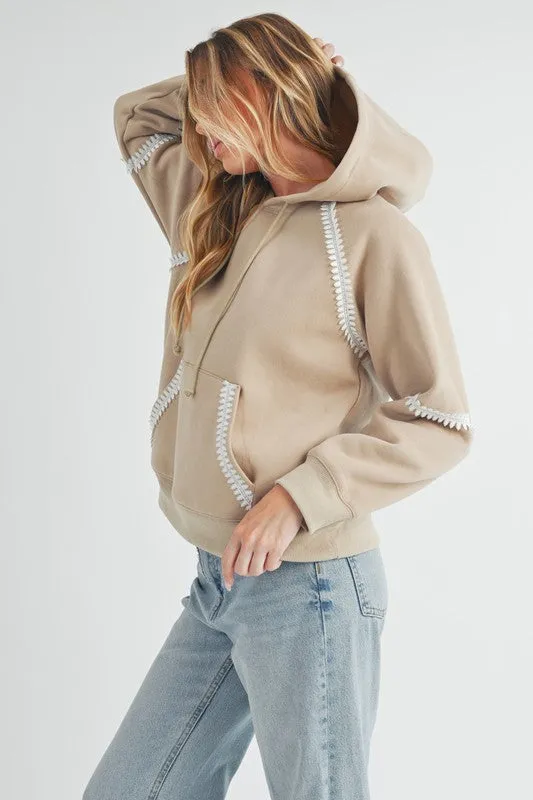 Aemi   Co Lace Detail Drawstring Hoodie with Kangaroo Pocket