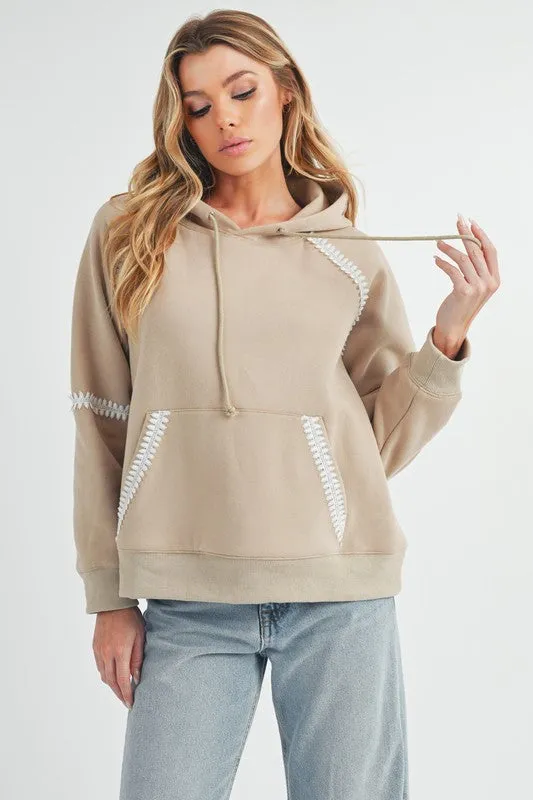Aemi   Co Lace Detail Drawstring Hoodie with Kangaroo Pocket