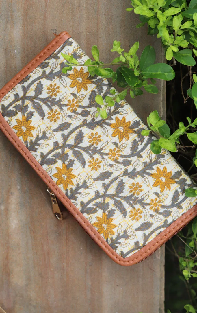 AN AESTHETIC PLEASURE PURSE