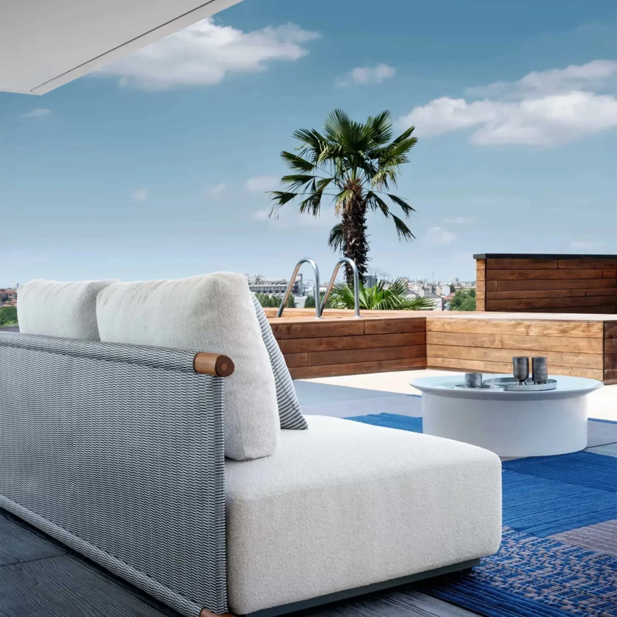 Brise - Outdoor Tables