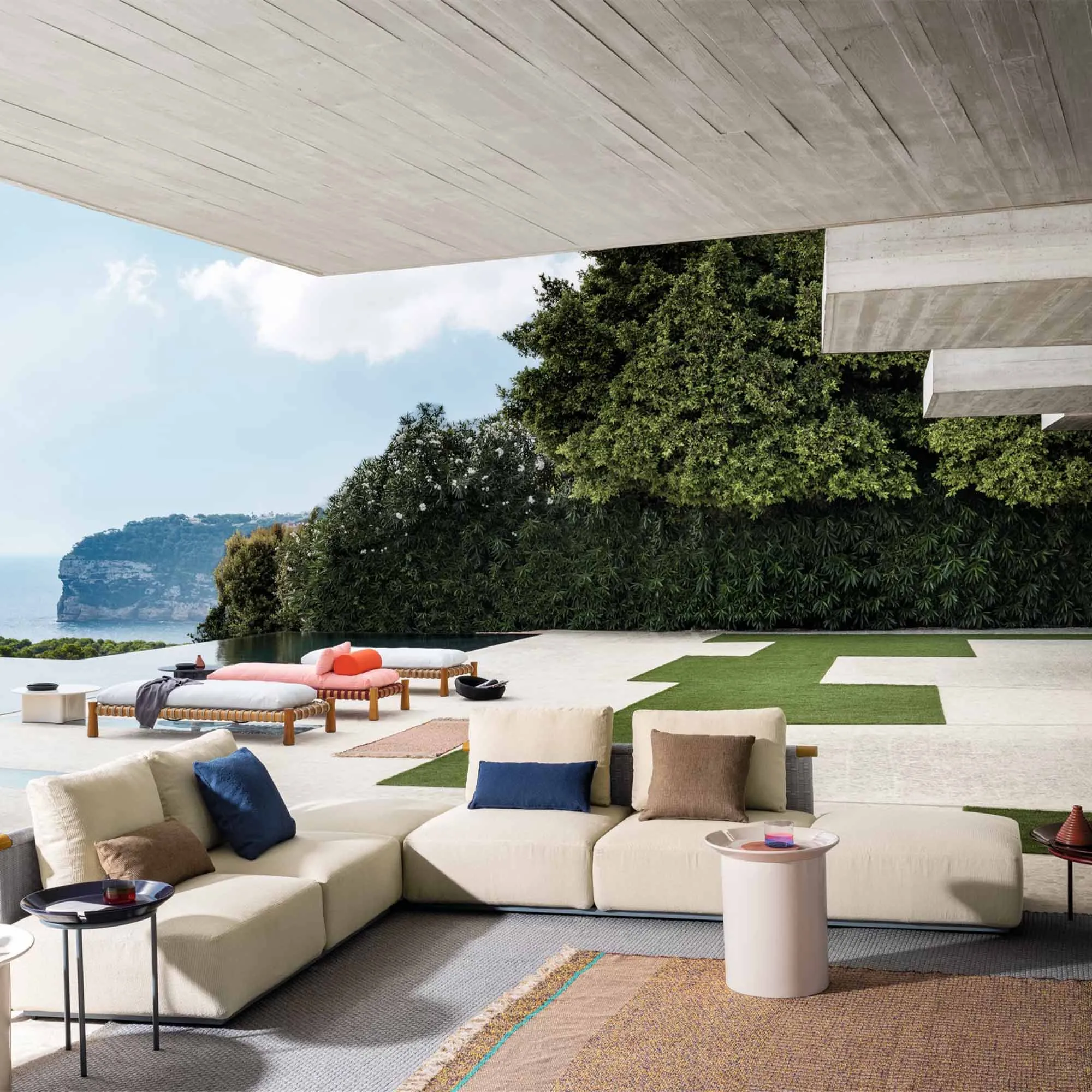 Brise - Outdoor Tables