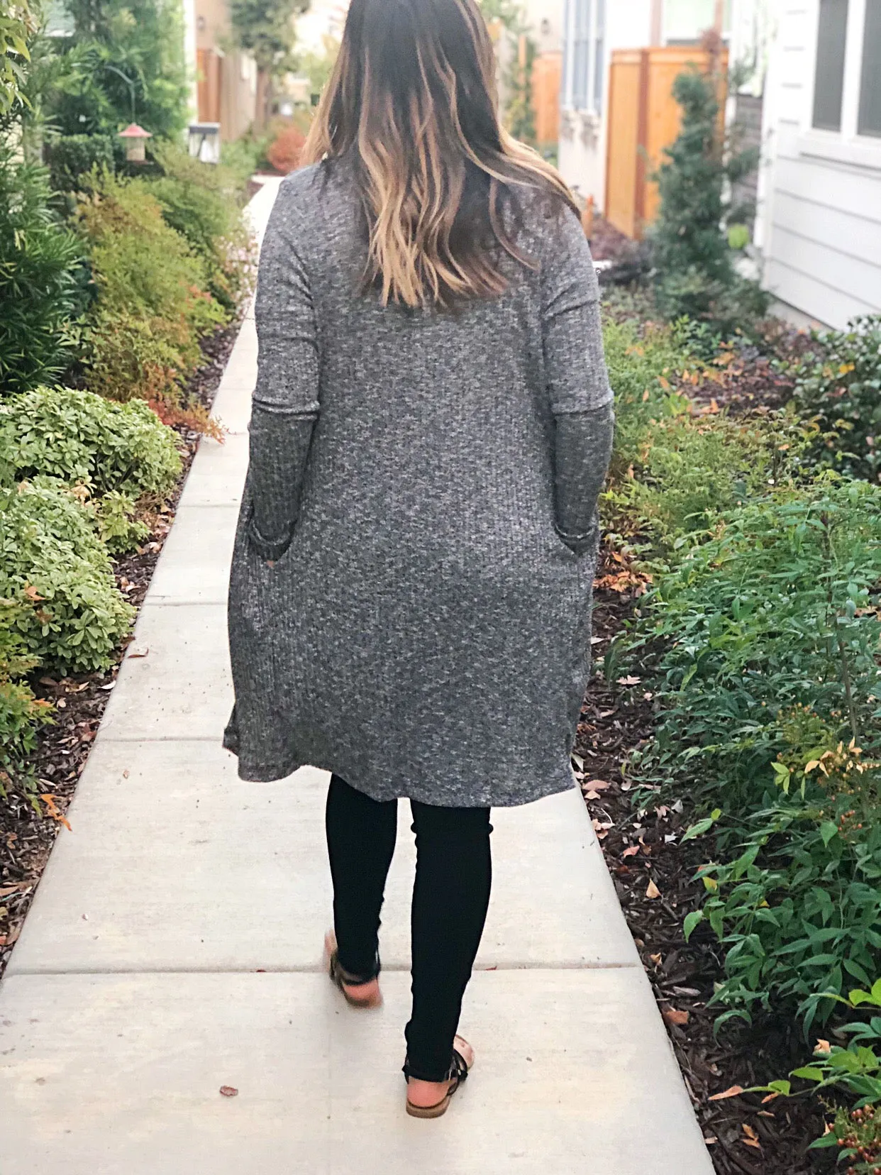 BUTTON DOWN POCKETED CARDIGAN