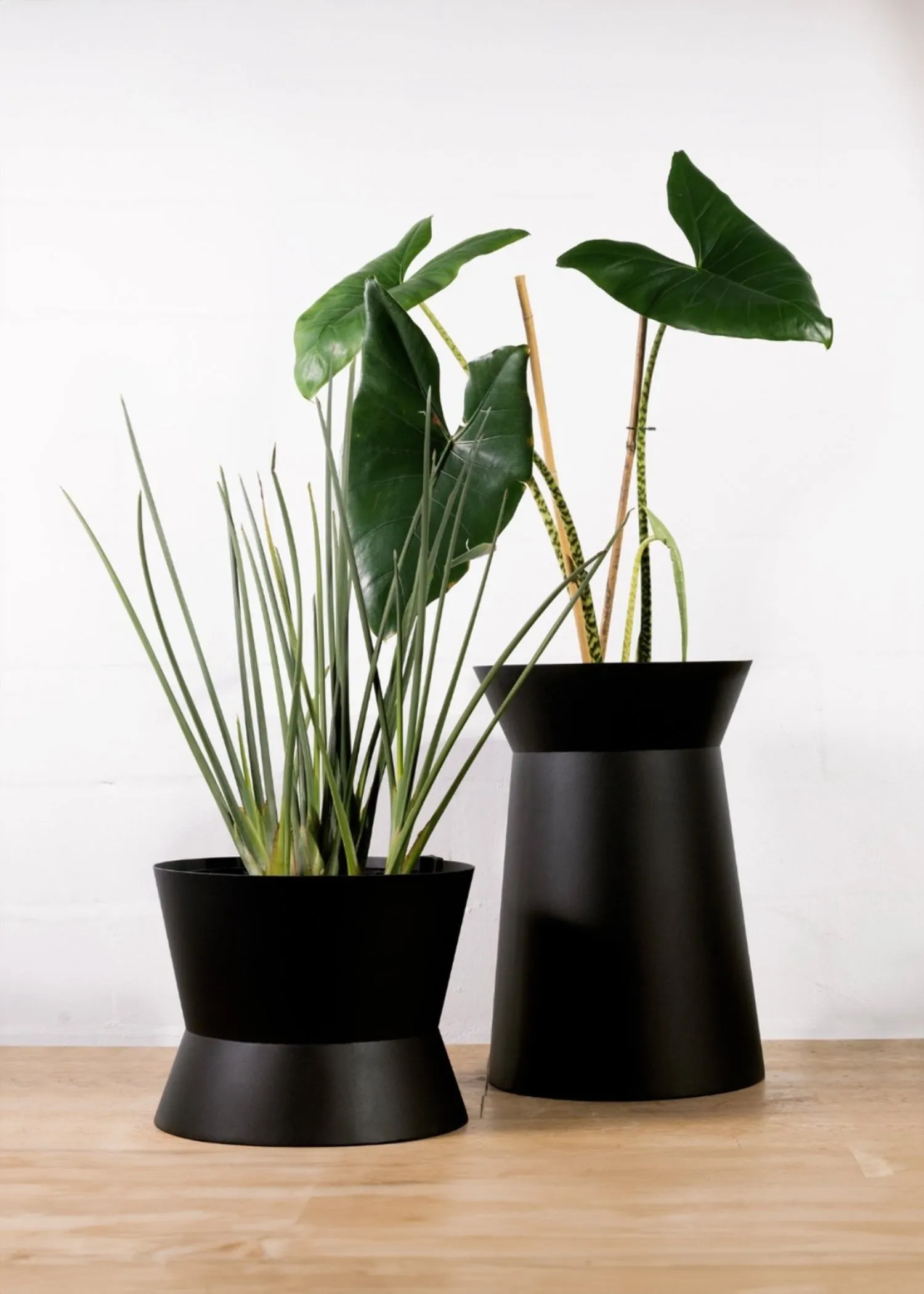 Conva Outdoor Planter