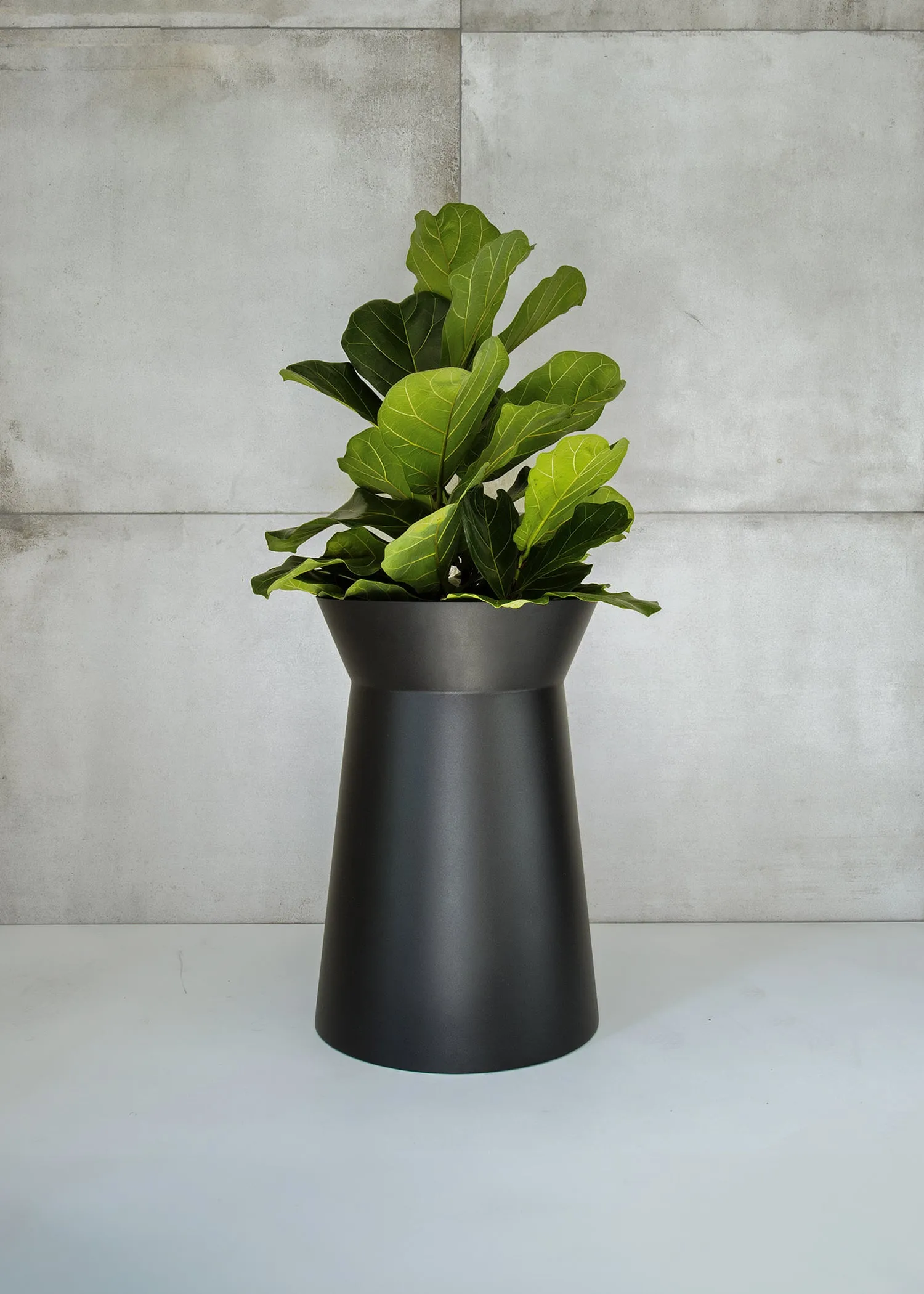 Conva Outdoor Planter
