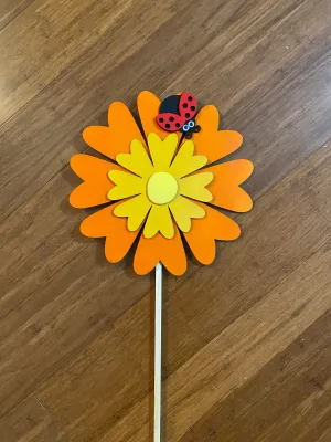 Daisy Flower with Ladybug Wooden Garden Stake with Shimmer
