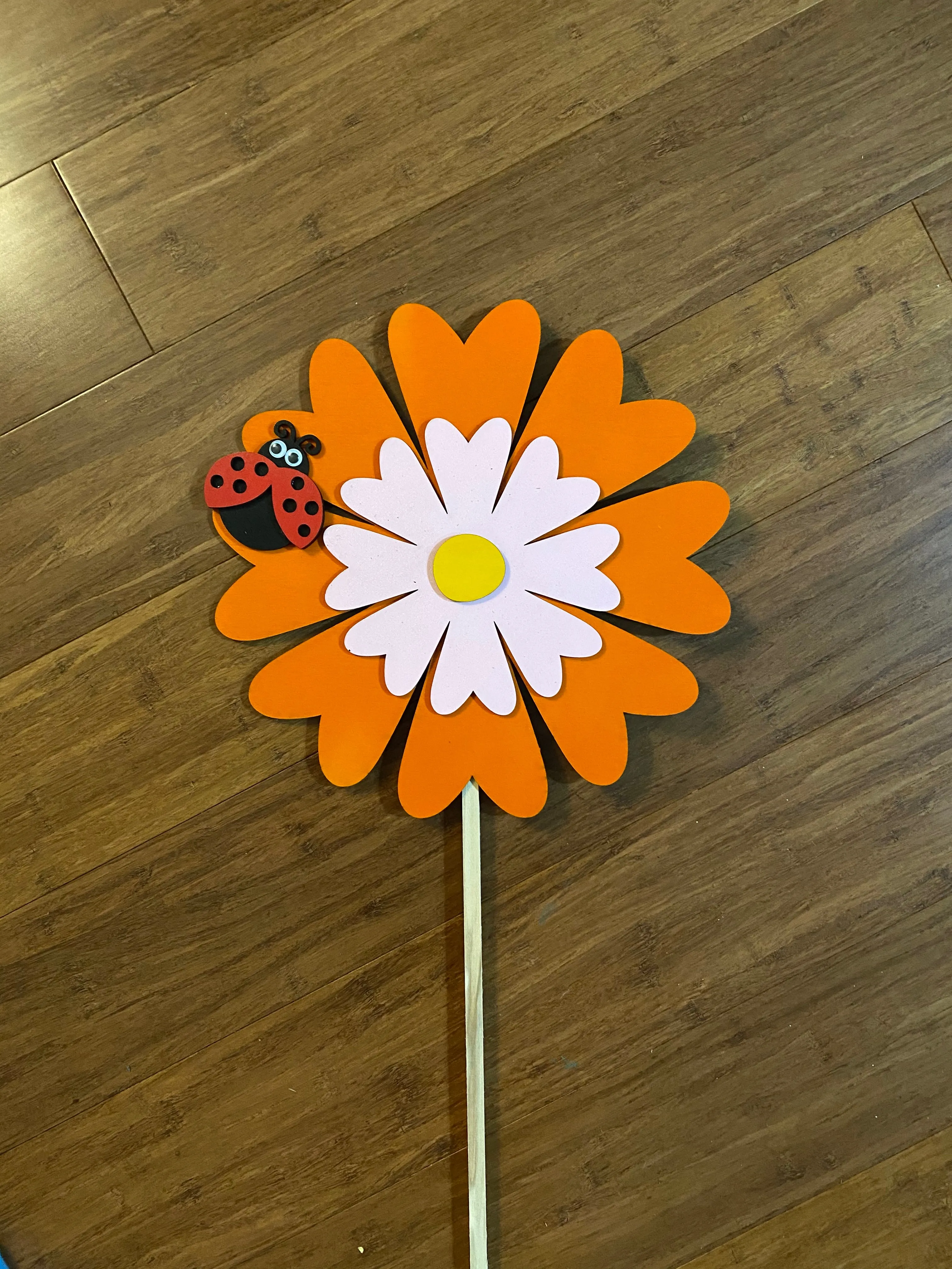 Daisy Flower with Ladybug Wooden Garden Stake with Shimmer