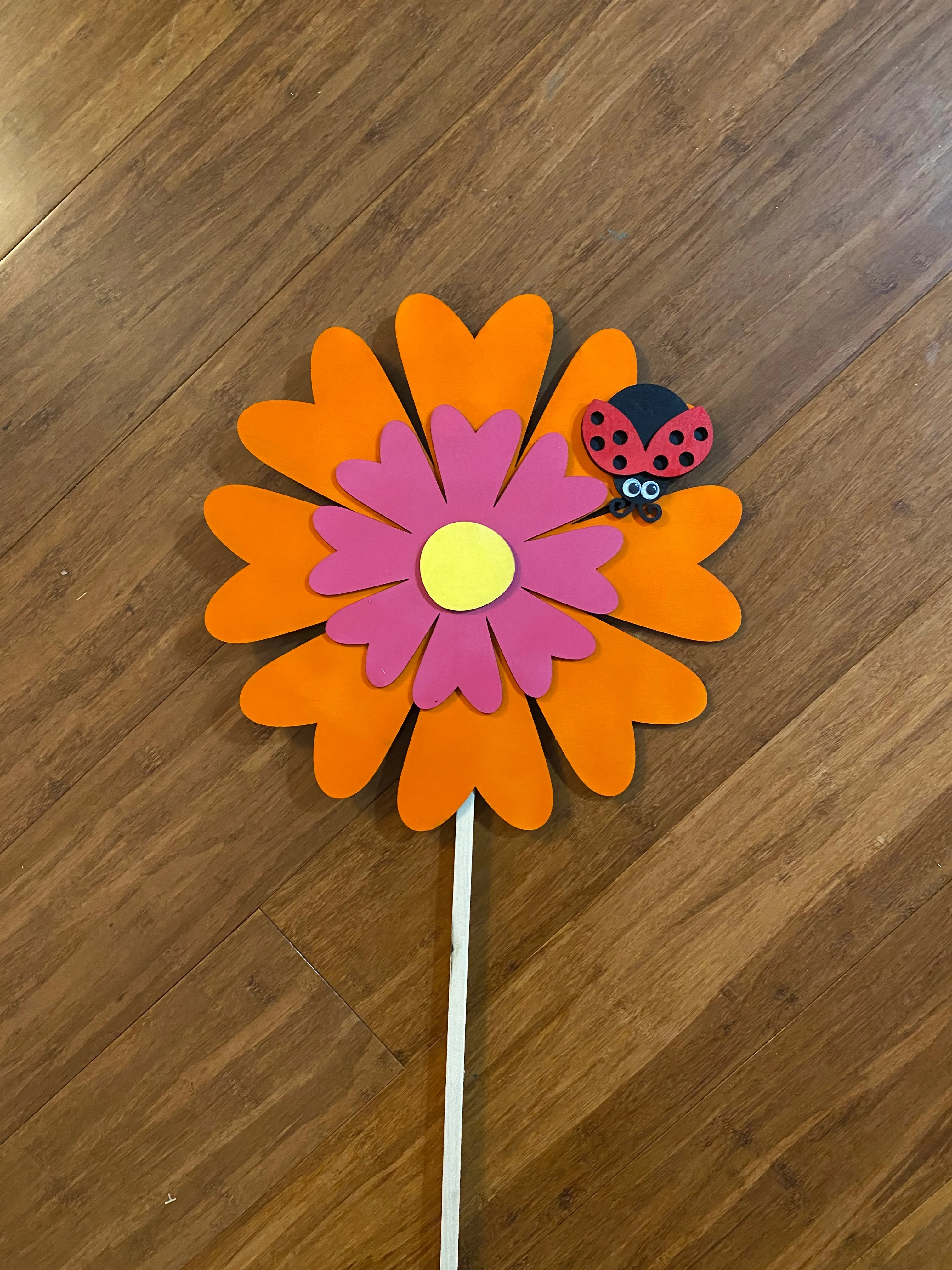 Daisy Flower with Ladybug Wooden Garden Stake with Shimmer