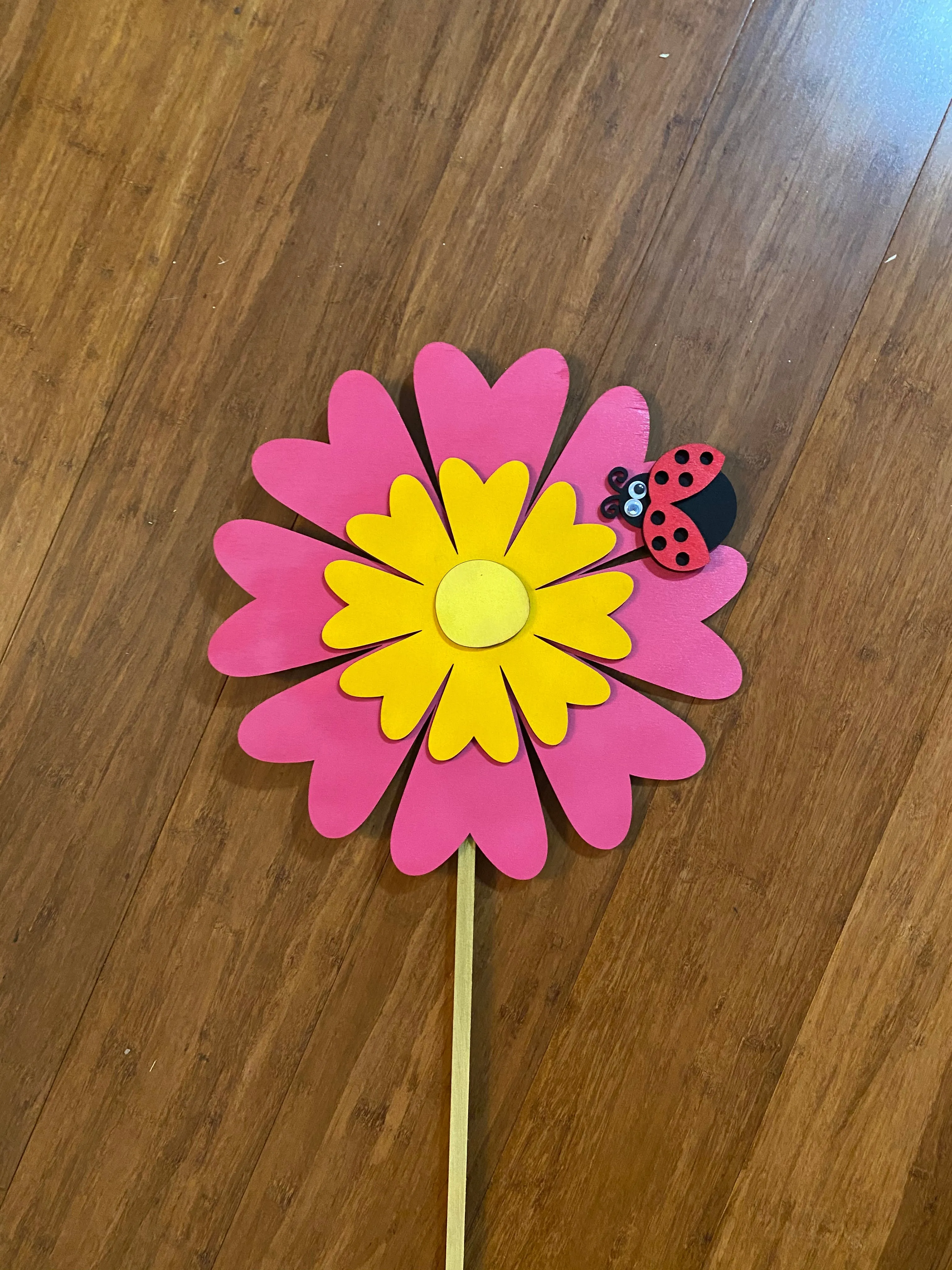 Daisy Flower with Ladybug Wooden Garden Stake with Shimmer