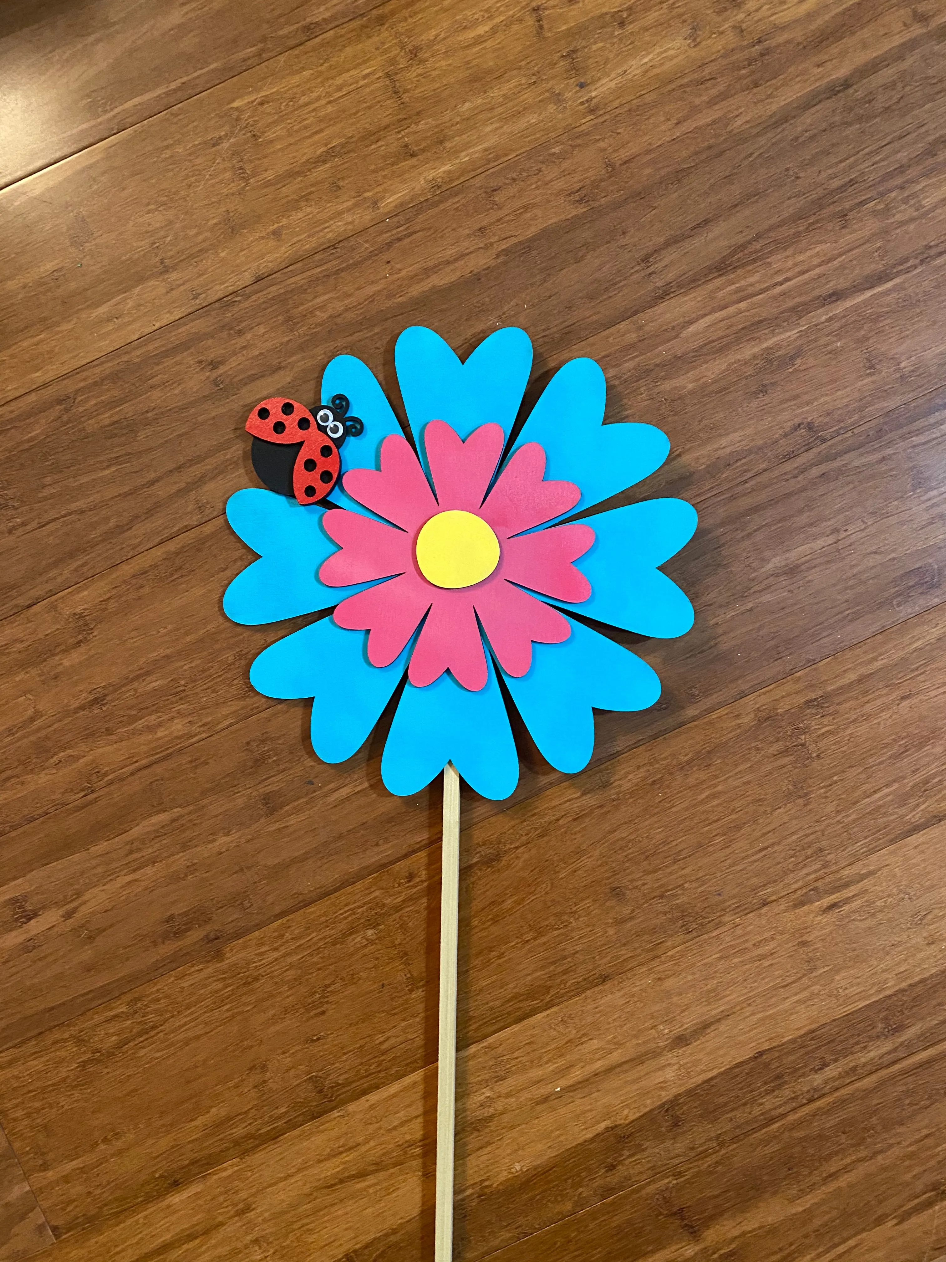 Daisy Flower with Ladybug Wooden Garden Stake with Shimmer