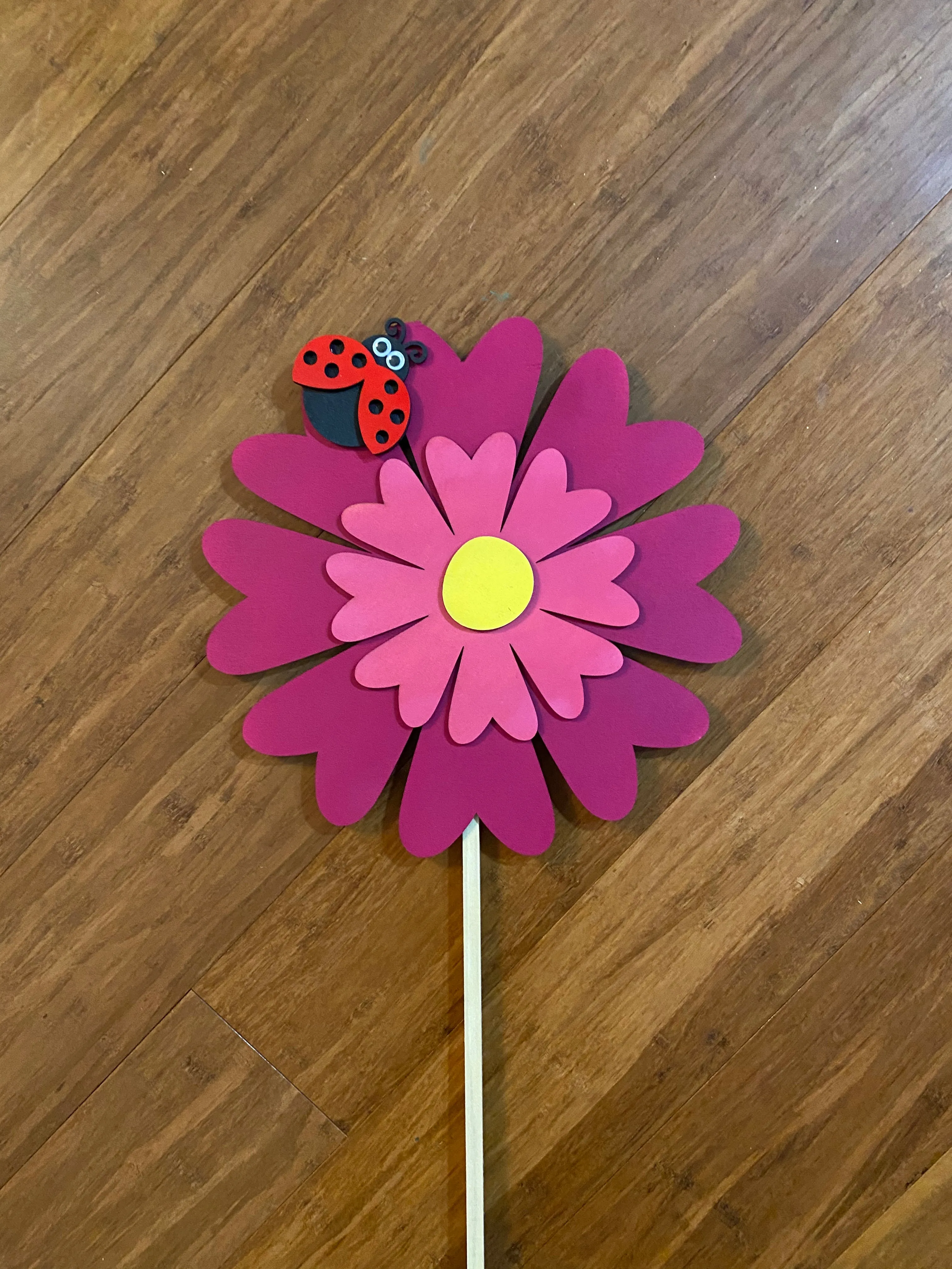Daisy Flower with Ladybug Wooden Garden Stake with Shimmer