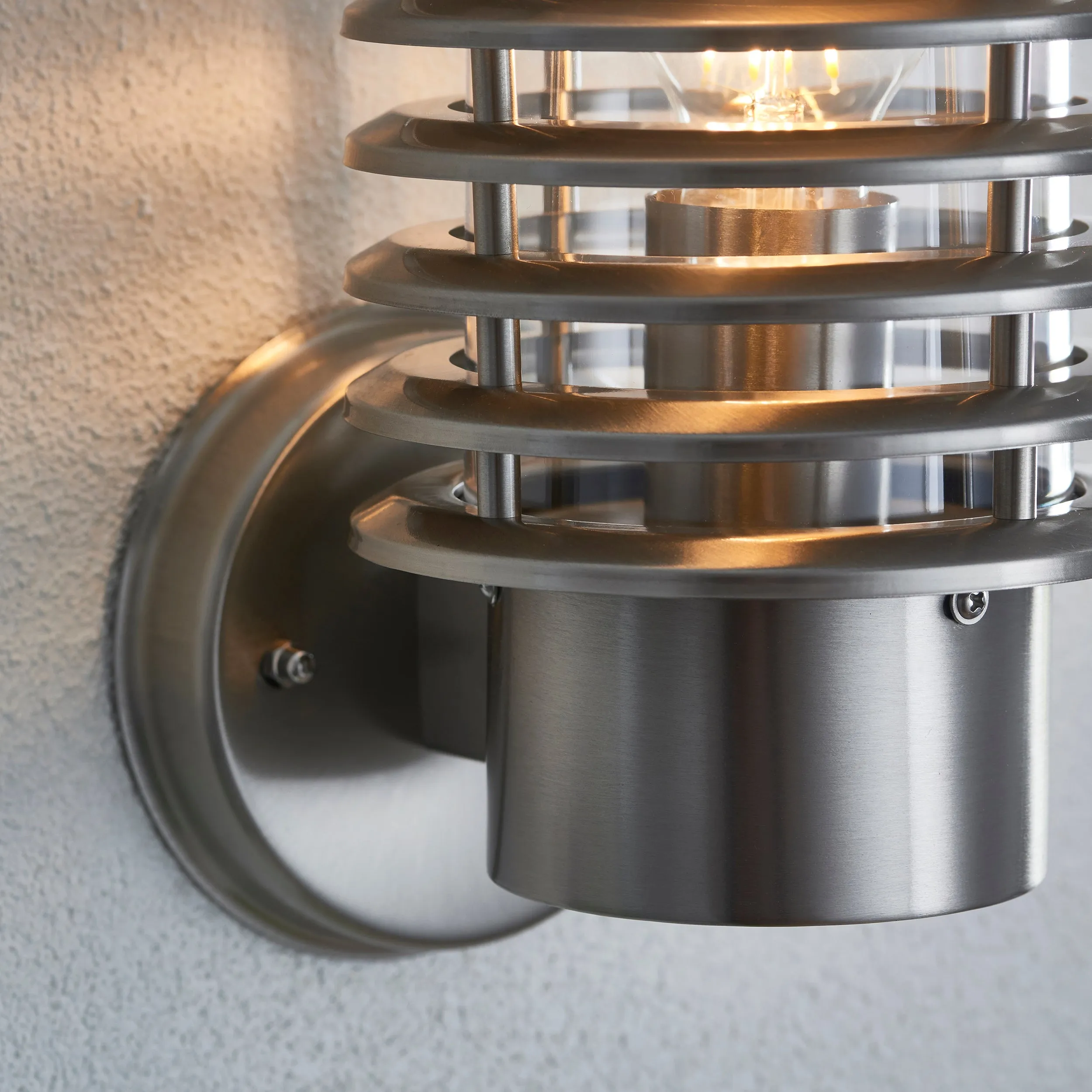Endon YG-6001-SS Louvre 1lt Wall Polished stainless steel & clear pc 60W E27 GLS (Required)