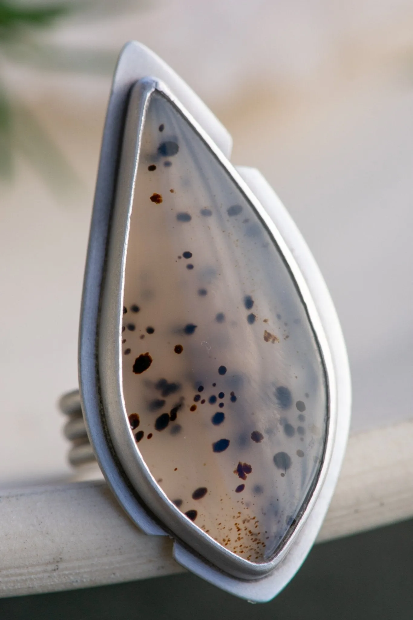 FINE RARE MONTANA AGATE RING