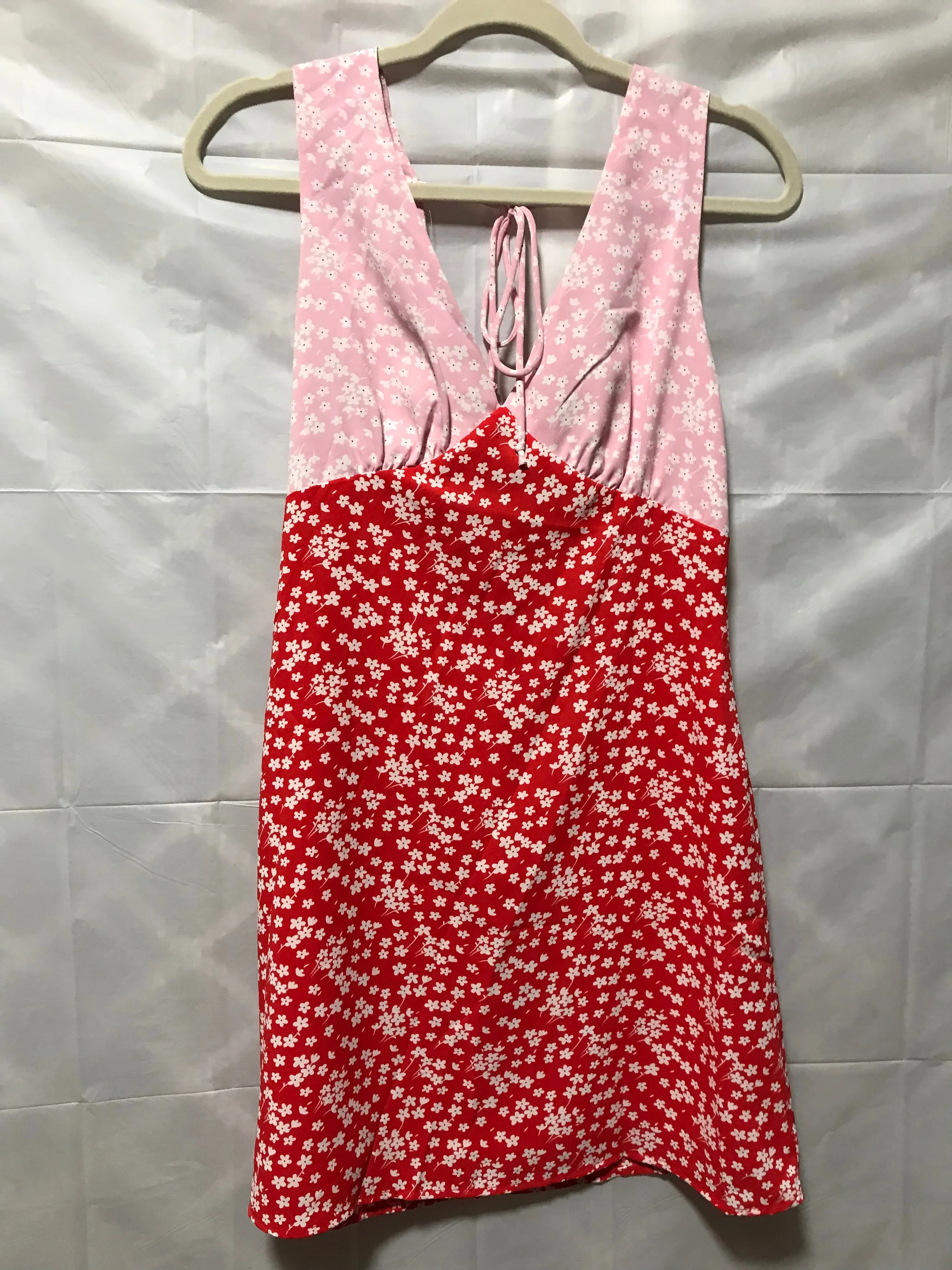Flowered V-Neck Red/Pink Dress