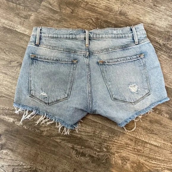 FRAME Le Cutoff Denim Shorts Distressed Frayed Hem Light Wash Women's Size 26