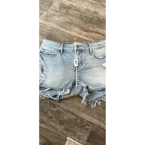 FRAME Le Cutoff Denim Shorts Distressed Frayed Hem Light Wash Women's Size 26