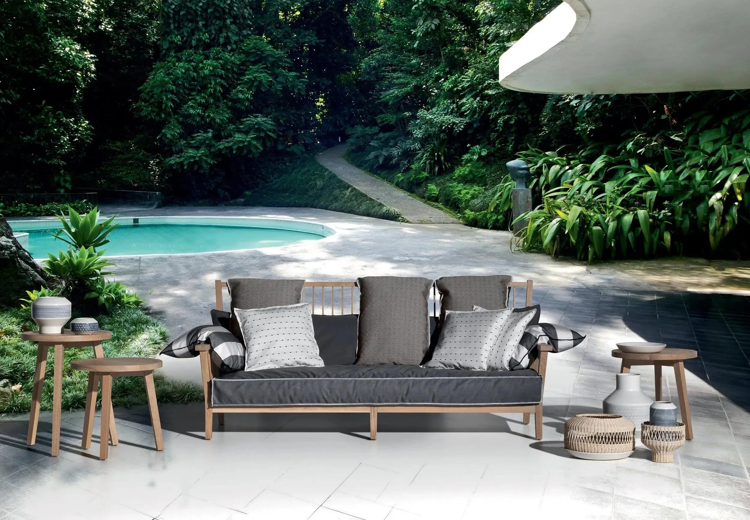 InOut 703 Outdoor Sofa