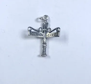 Jewelry - Louisiana Cake Pulls