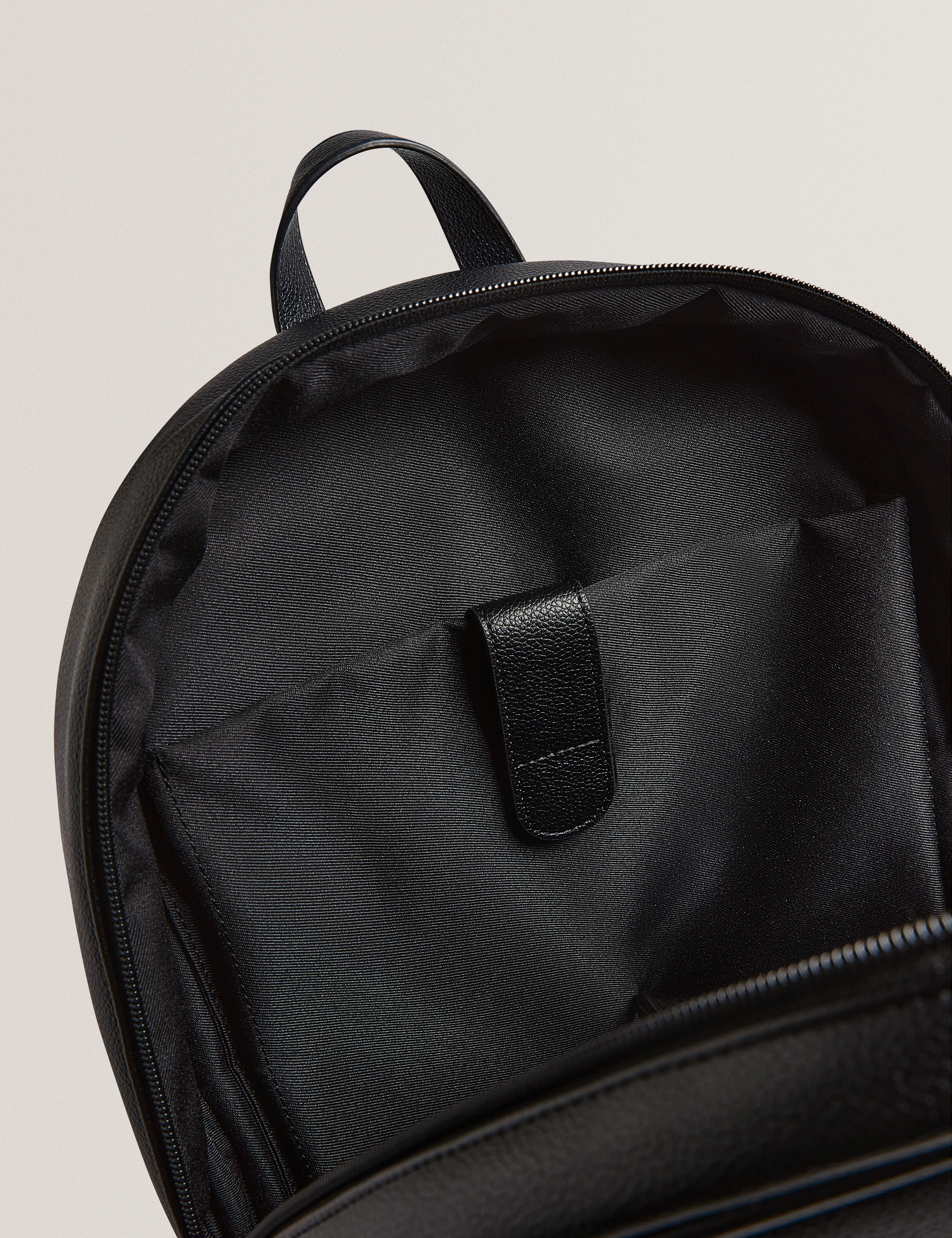 Keviin Stripe Pu Backpack Black