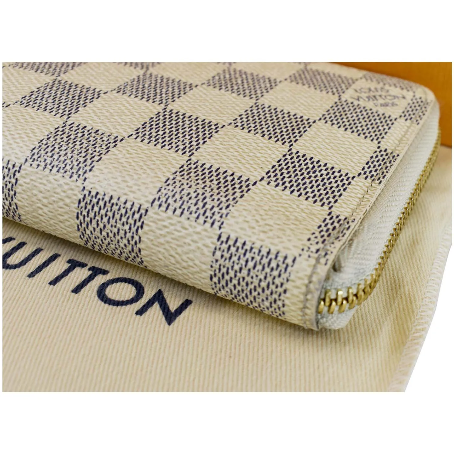 LOUIS VUITTON Damier Azur Zippy Organizer Wallet White