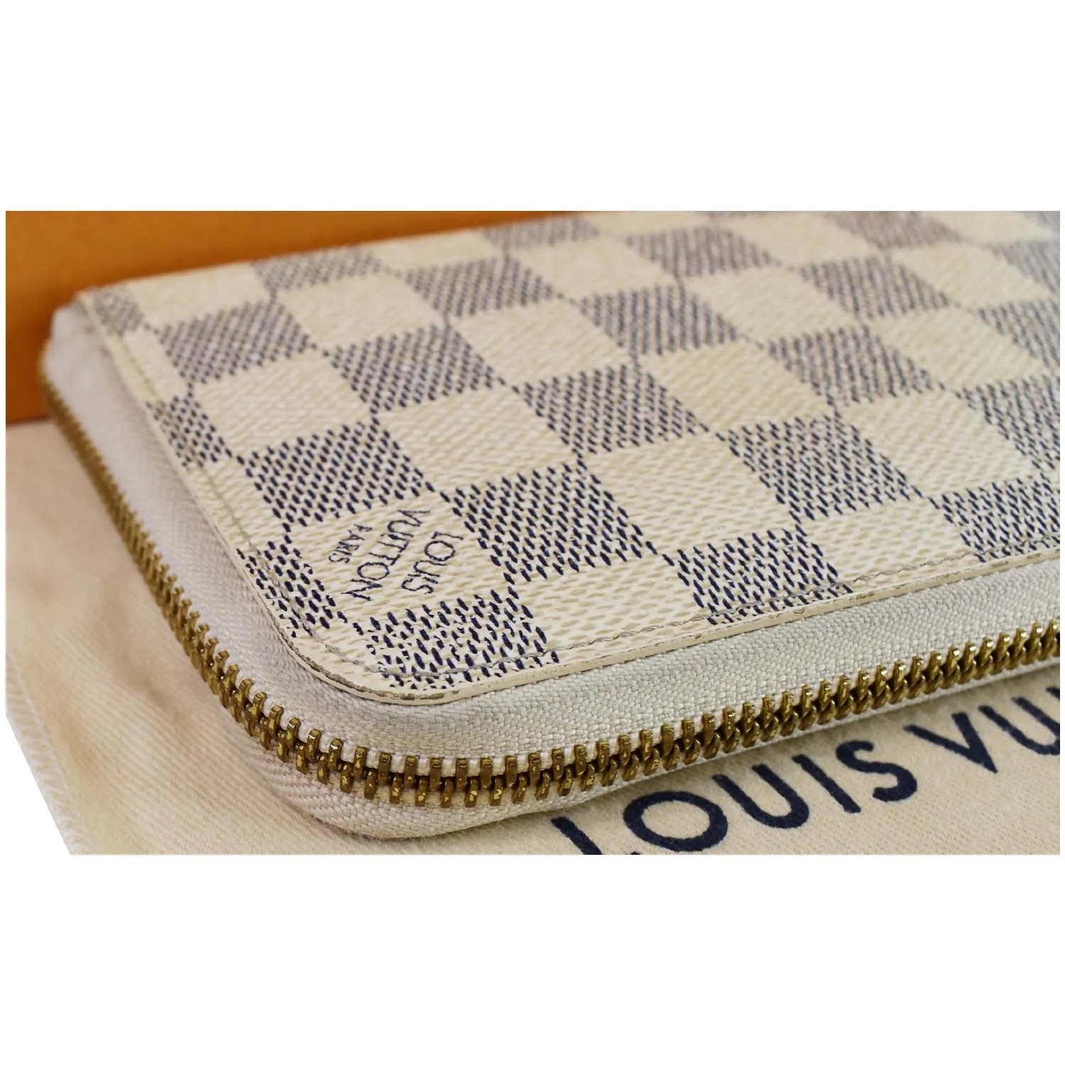 LOUIS VUITTON Damier Azur Zippy Organizer Wallet White