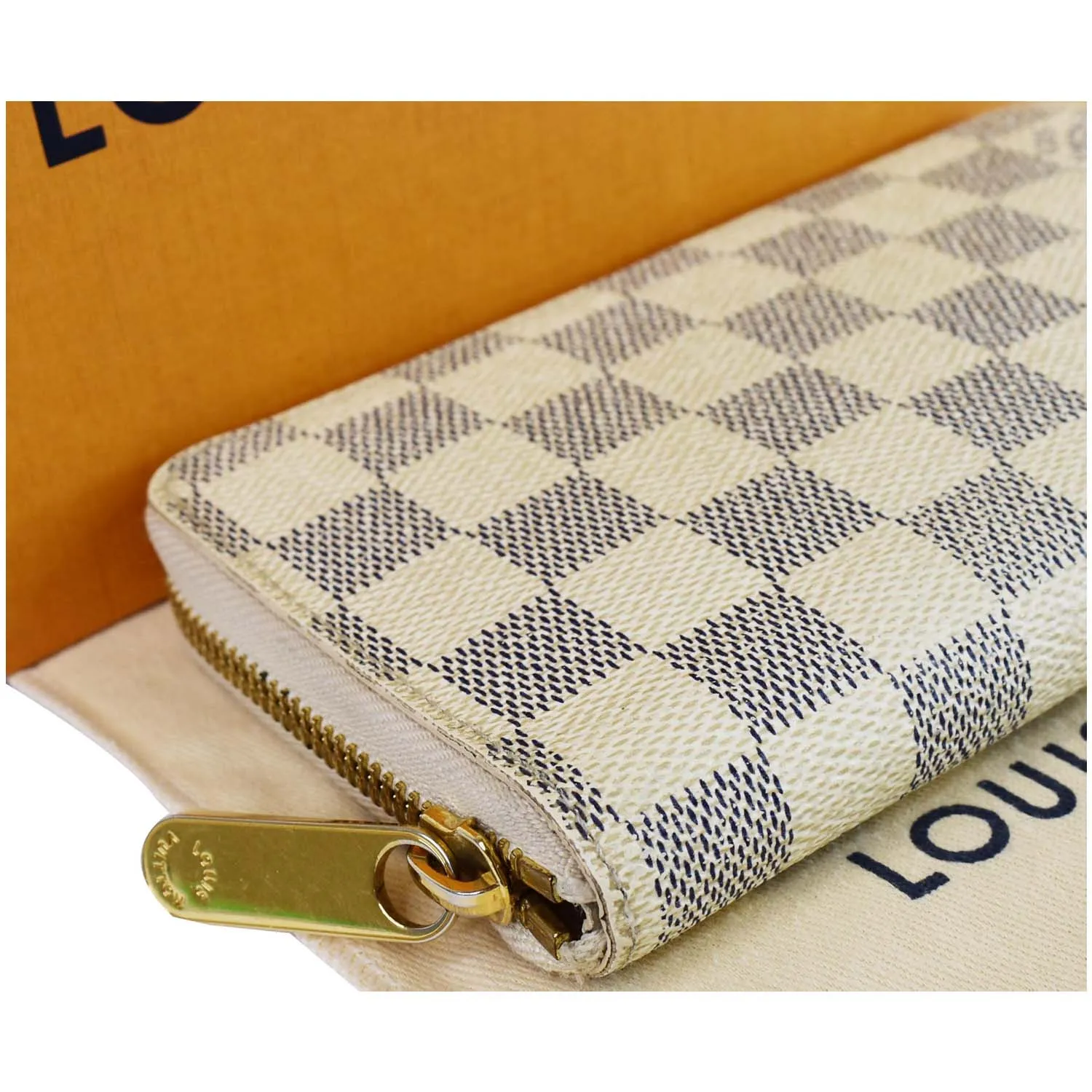 LOUIS VUITTON Damier Azur Zippy Organizer Wallet White
