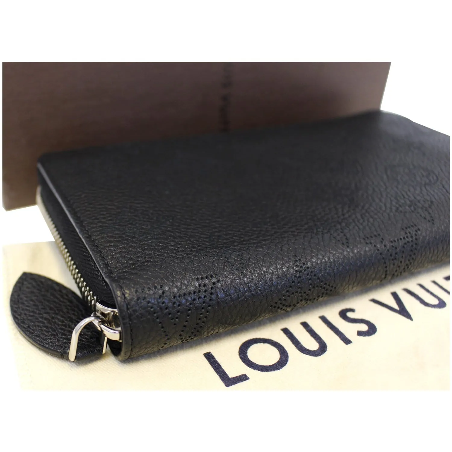 LOUIS VUITTON Mahina Zippy Wallet Noir Black