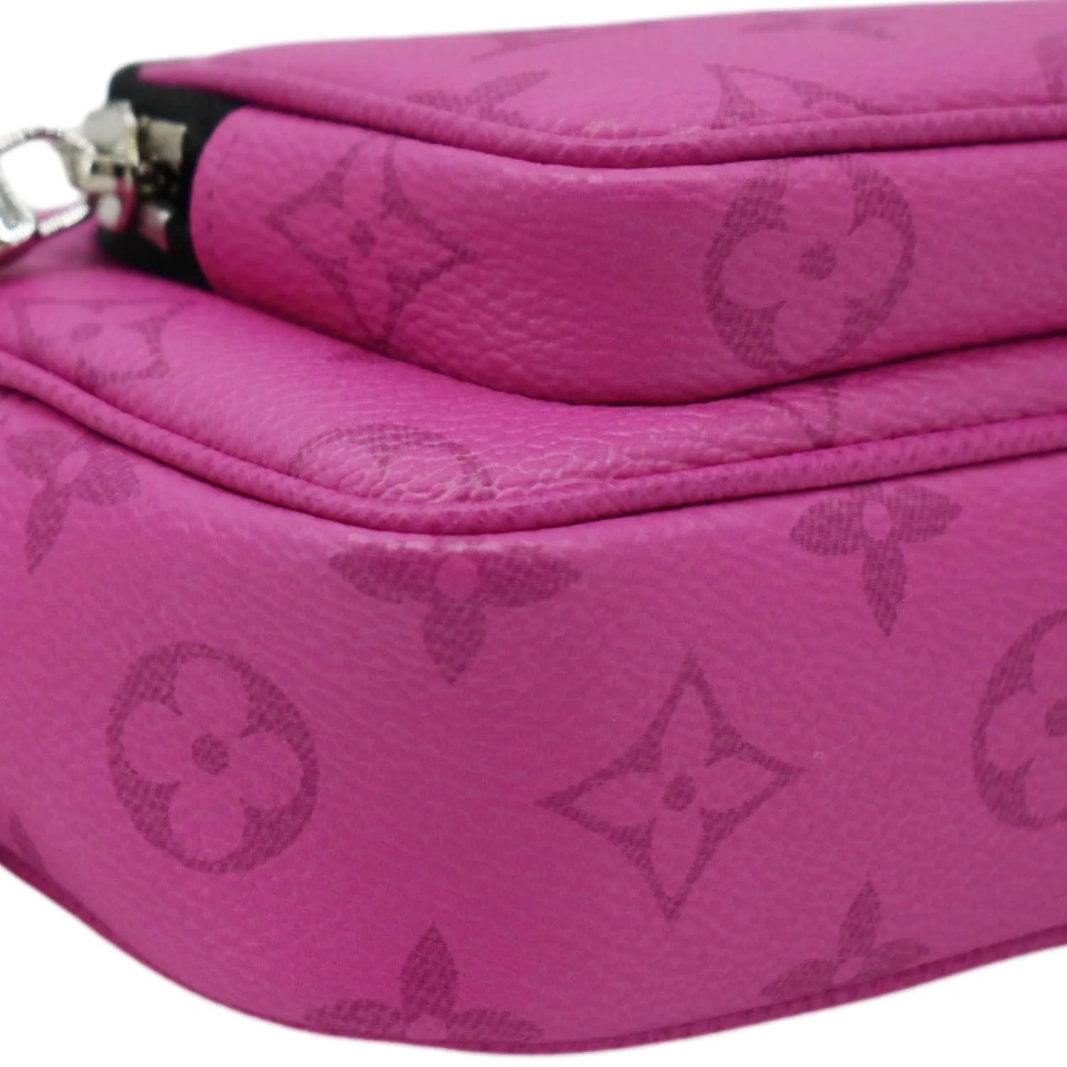 LOUIS VUITTON Outdoor Monogram Taigarama Pouch Pink