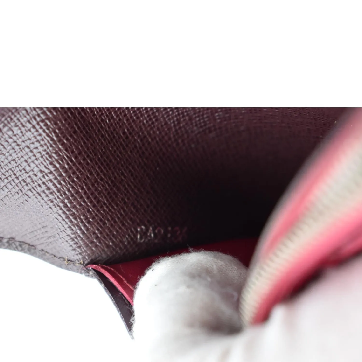 LOUIS VUITTON Portefeuille Emilie Epi Leather Wallet Fuchsia