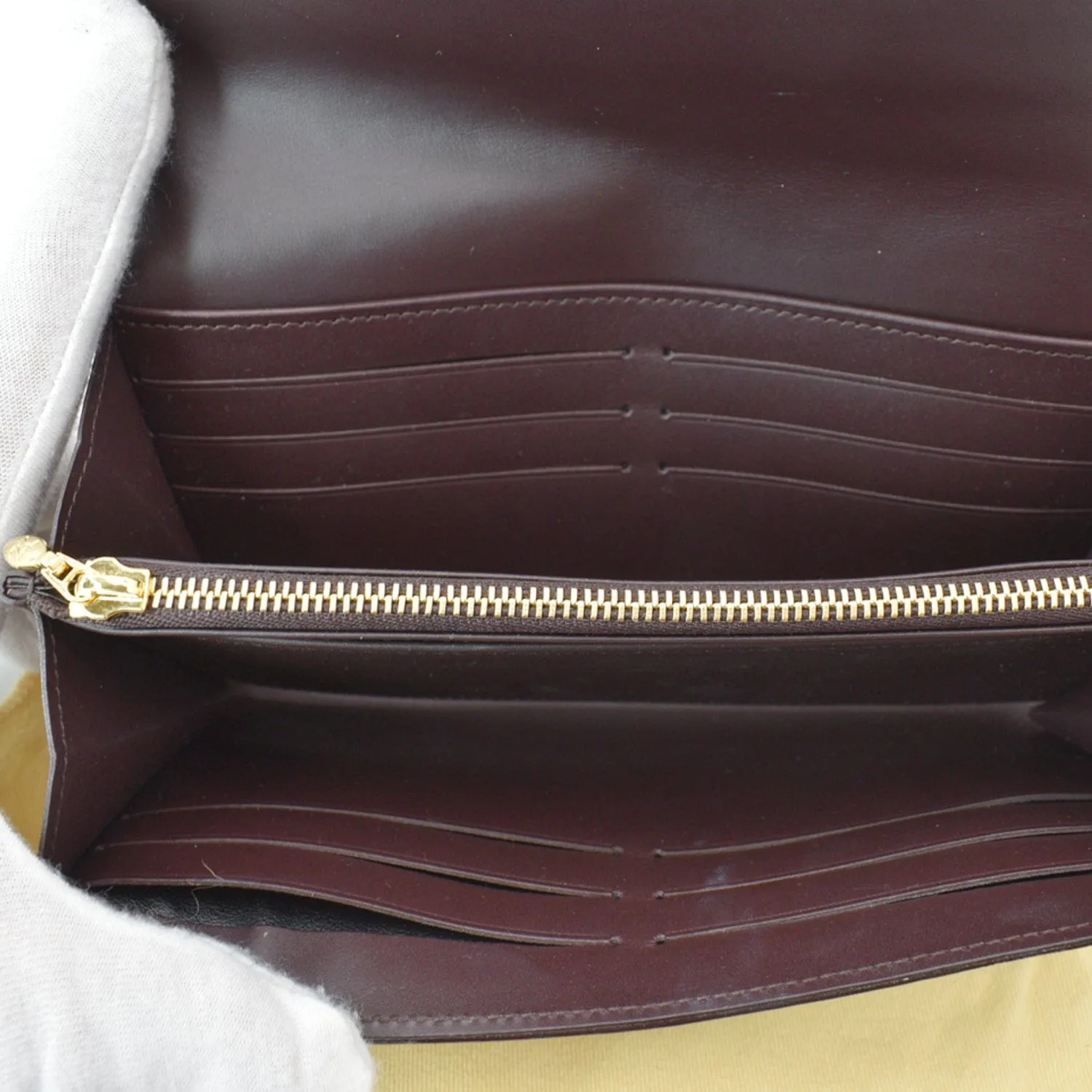 LOUIS VUITTON Sarah Monogram Vernis Leather Wallet Amarante