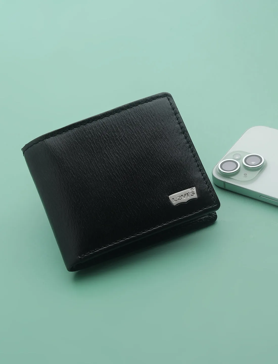 Men's Black Solid Bi-Fold Wallet