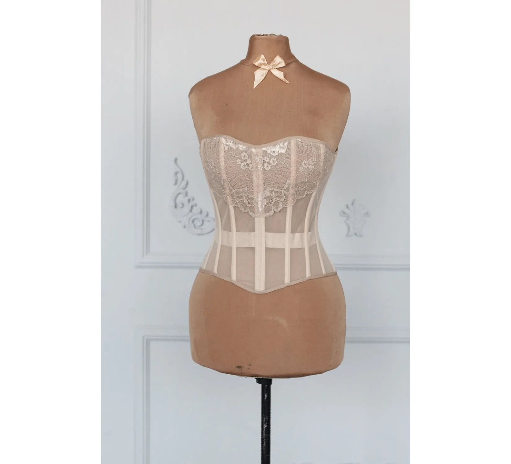 Nude overbust corset with laces