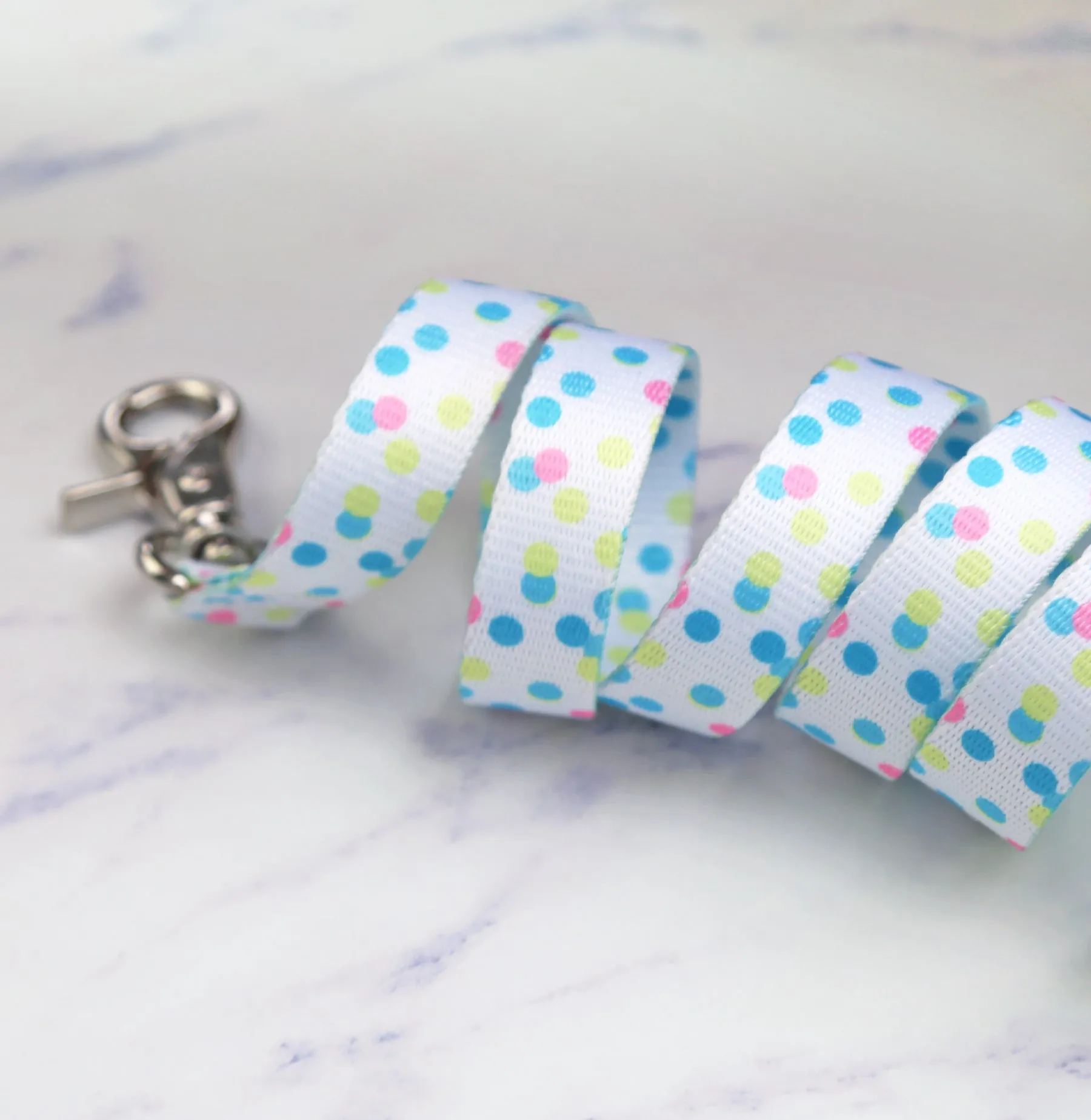 Onigiri (blue dots) lead