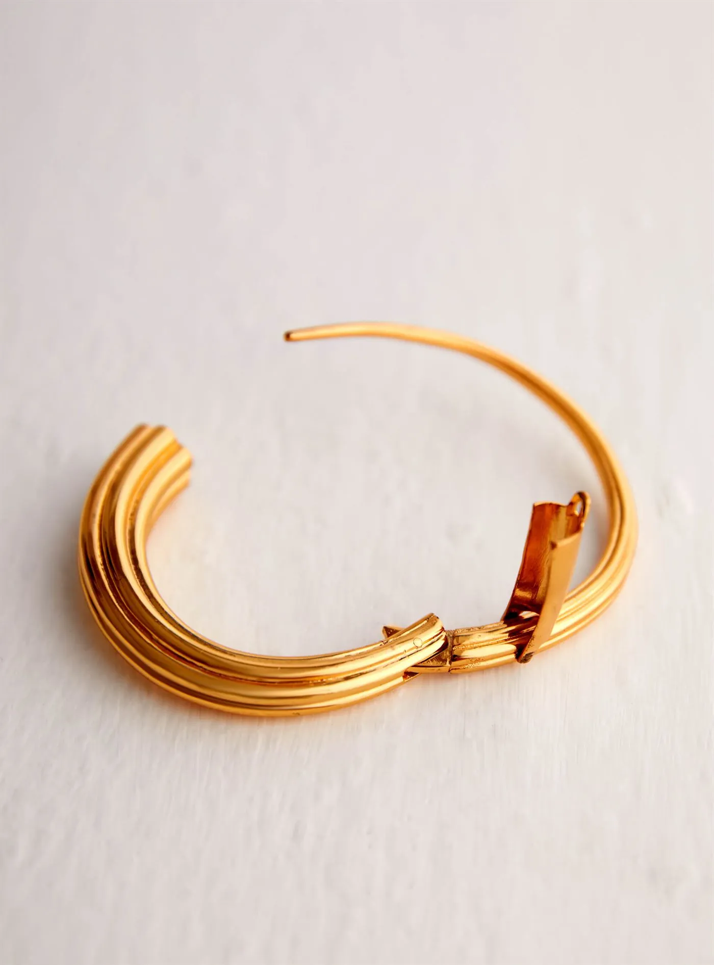 Outhouse   I   Oh Poppi Lafayette Street Tuscon Bangle Brass, Gold Accessories OHAW21HC041