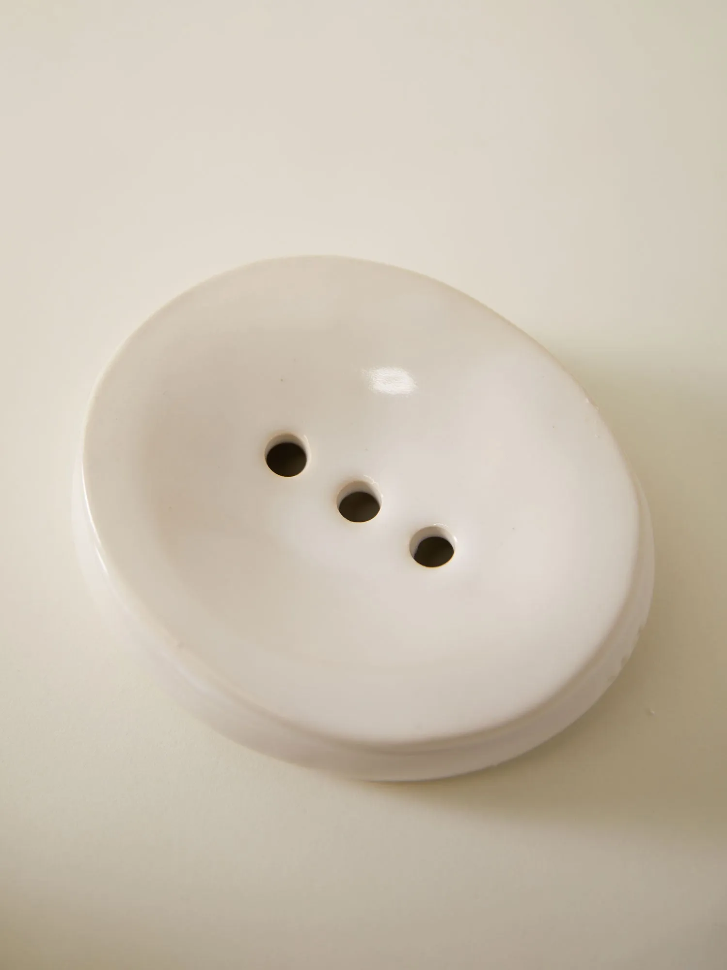 Peb Soap Dish, Glossy White