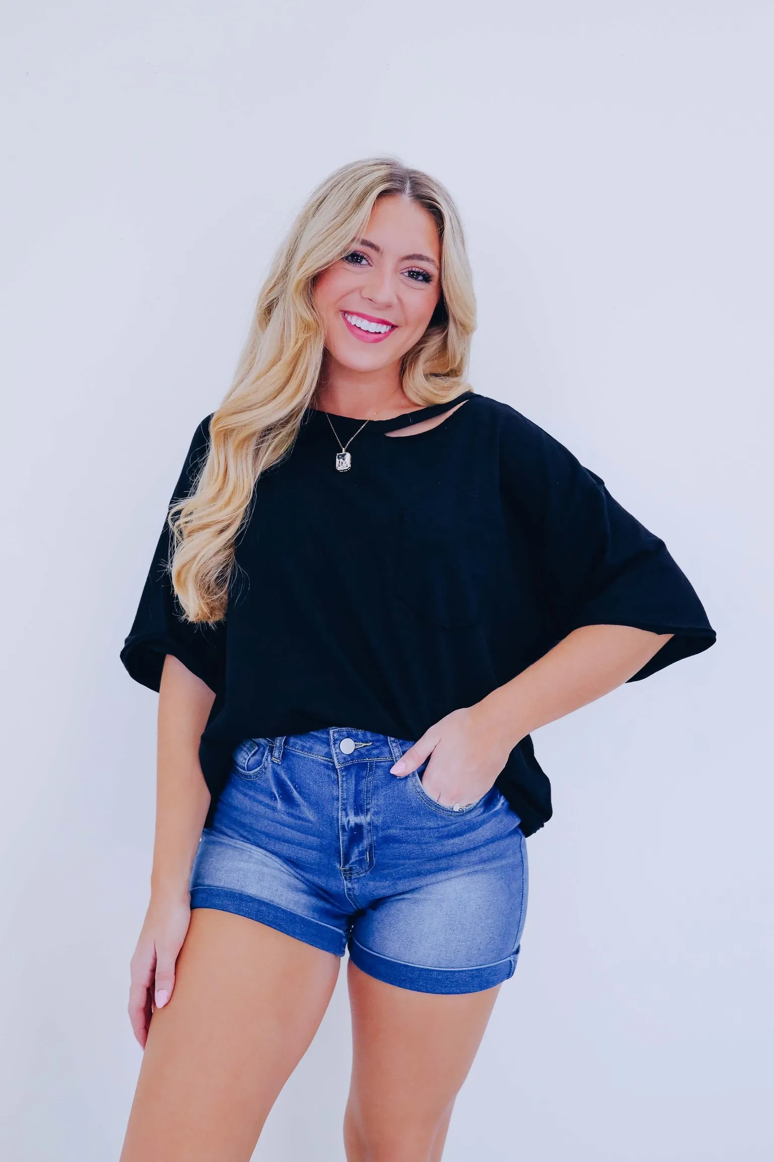 Pelia Distressed Pocketed Crop Tee - Black