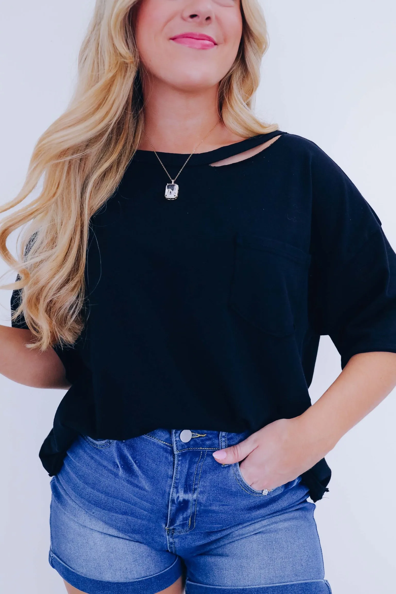 Pelia Distressed Pocketed Crop Tee - Black