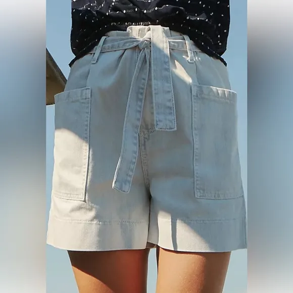 Pilcro by Anthropologie High Rise Denim Shorts, light wash, belt, size 29