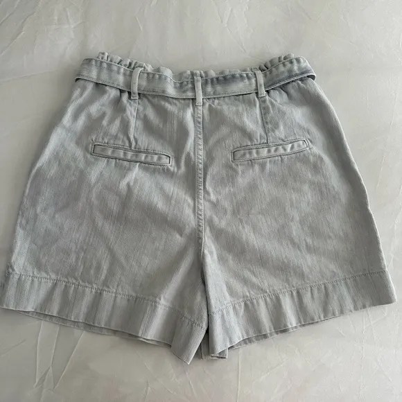 Pilcro by Anthropologie High Rise Denim Shorts, light wash, belt, size 29