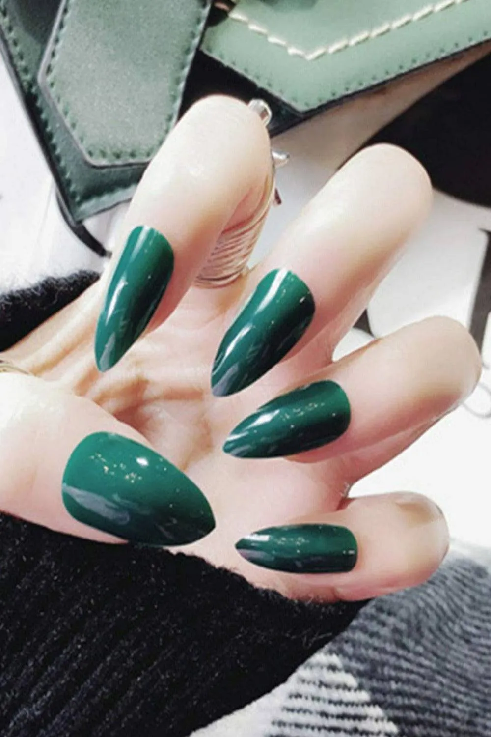 Press On Nails Glossy Almond Green Stiletto Nails Kit