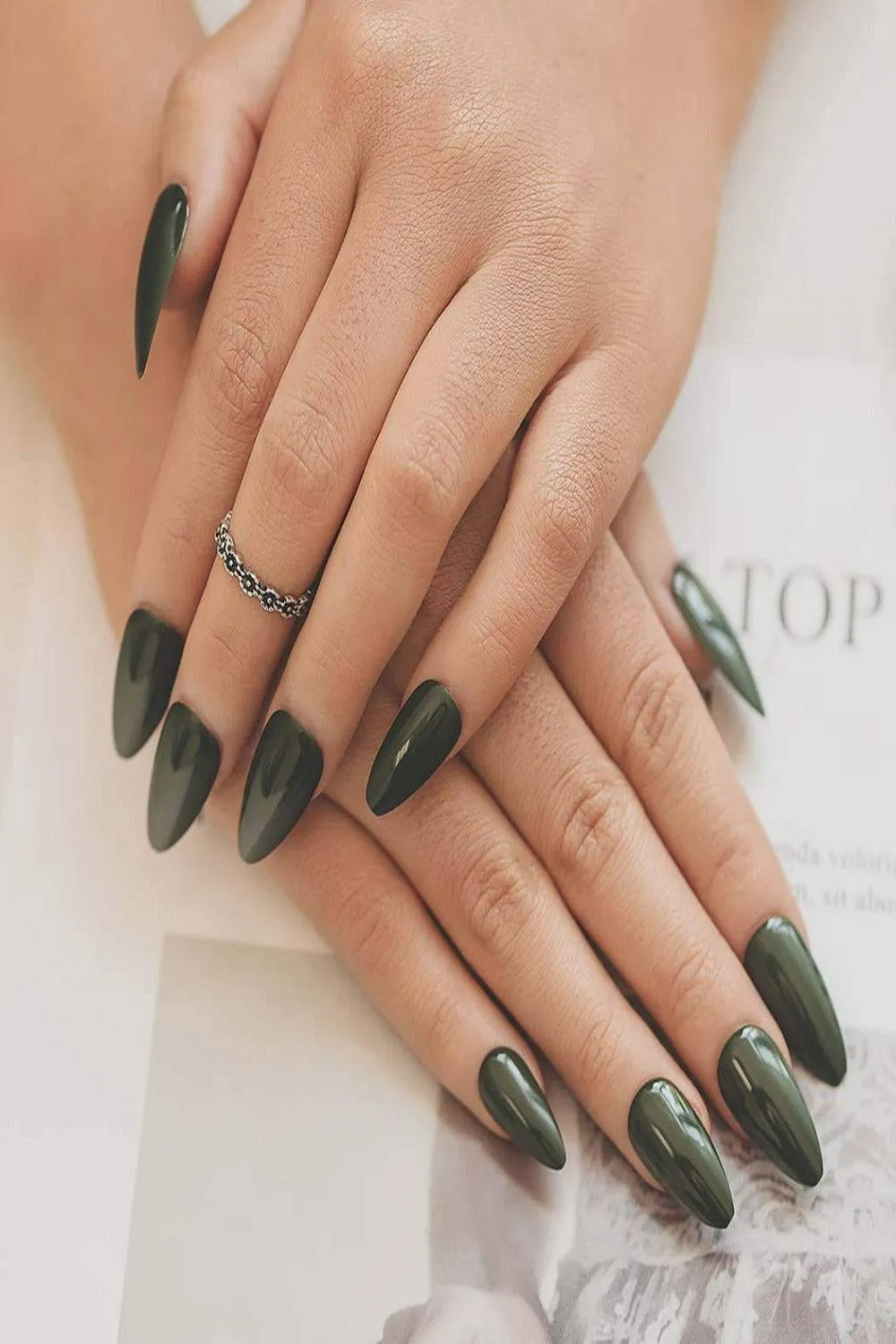 Press On Nails Glossy Almond Green Stiletto Nails Kit