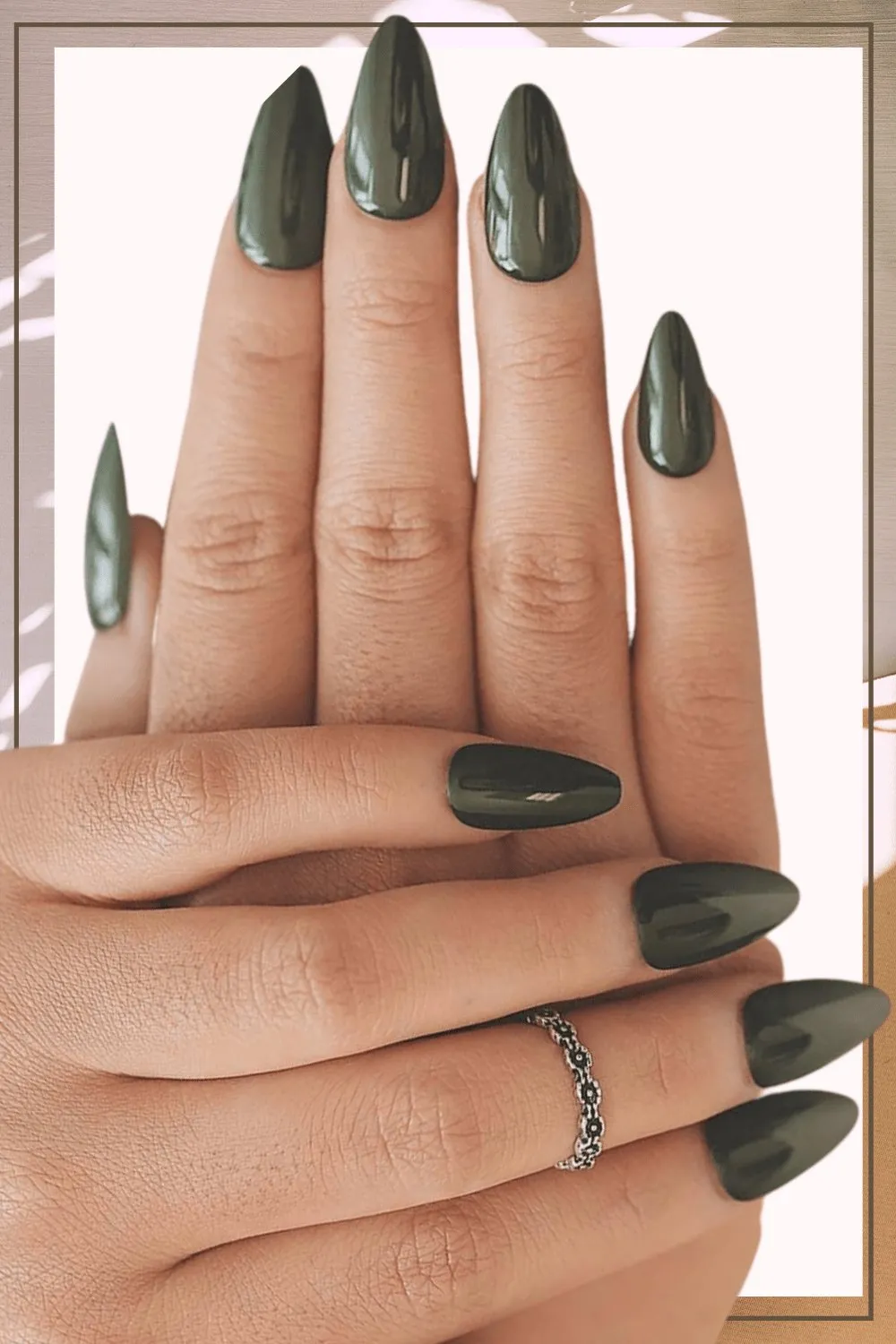 Press On Nails Glossy Almond Green Stiletto Nails Kit