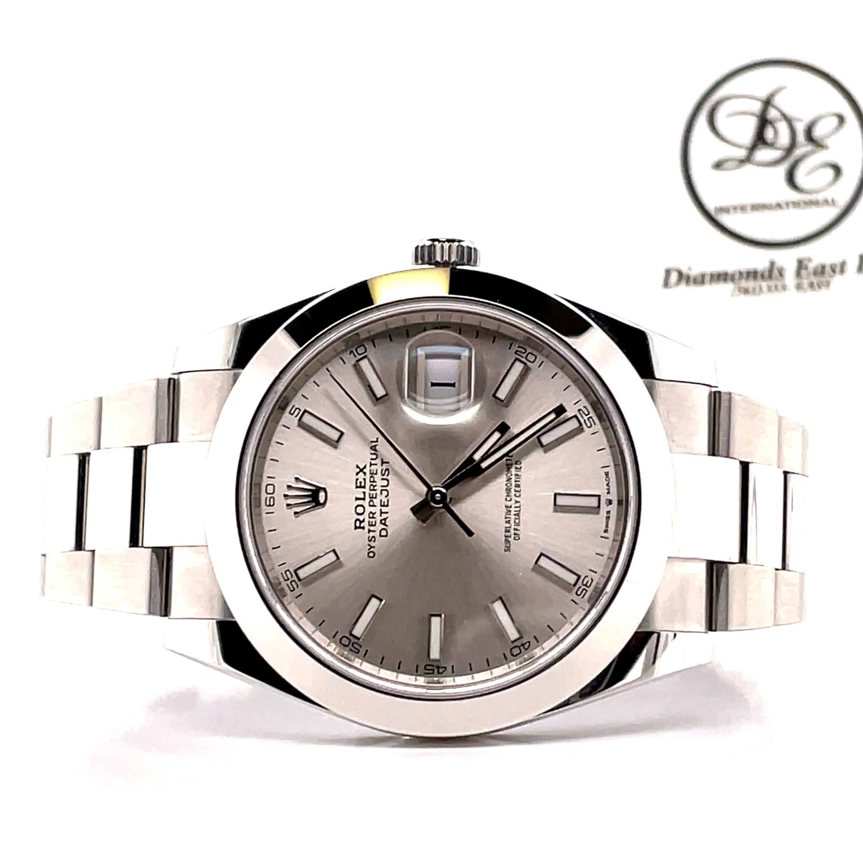 Rolex Datejust 41mm 126300 Oyster Silver Dial Smooth Bezel MINT