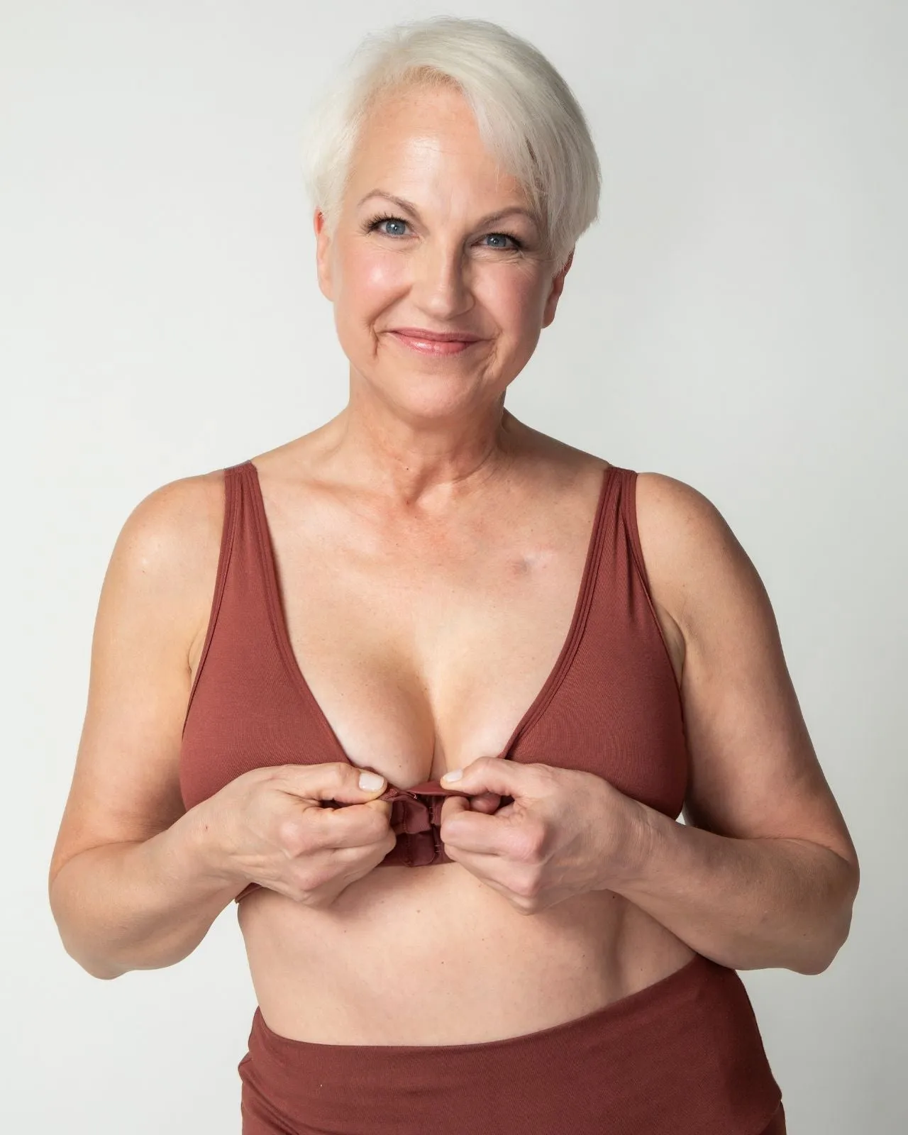 Rora Pocketed Front Closure Bra
