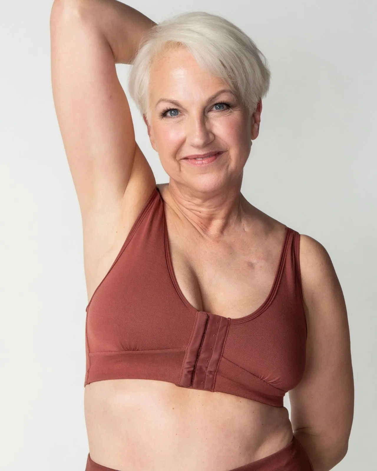 Rora Pocketed Front Closure Bra