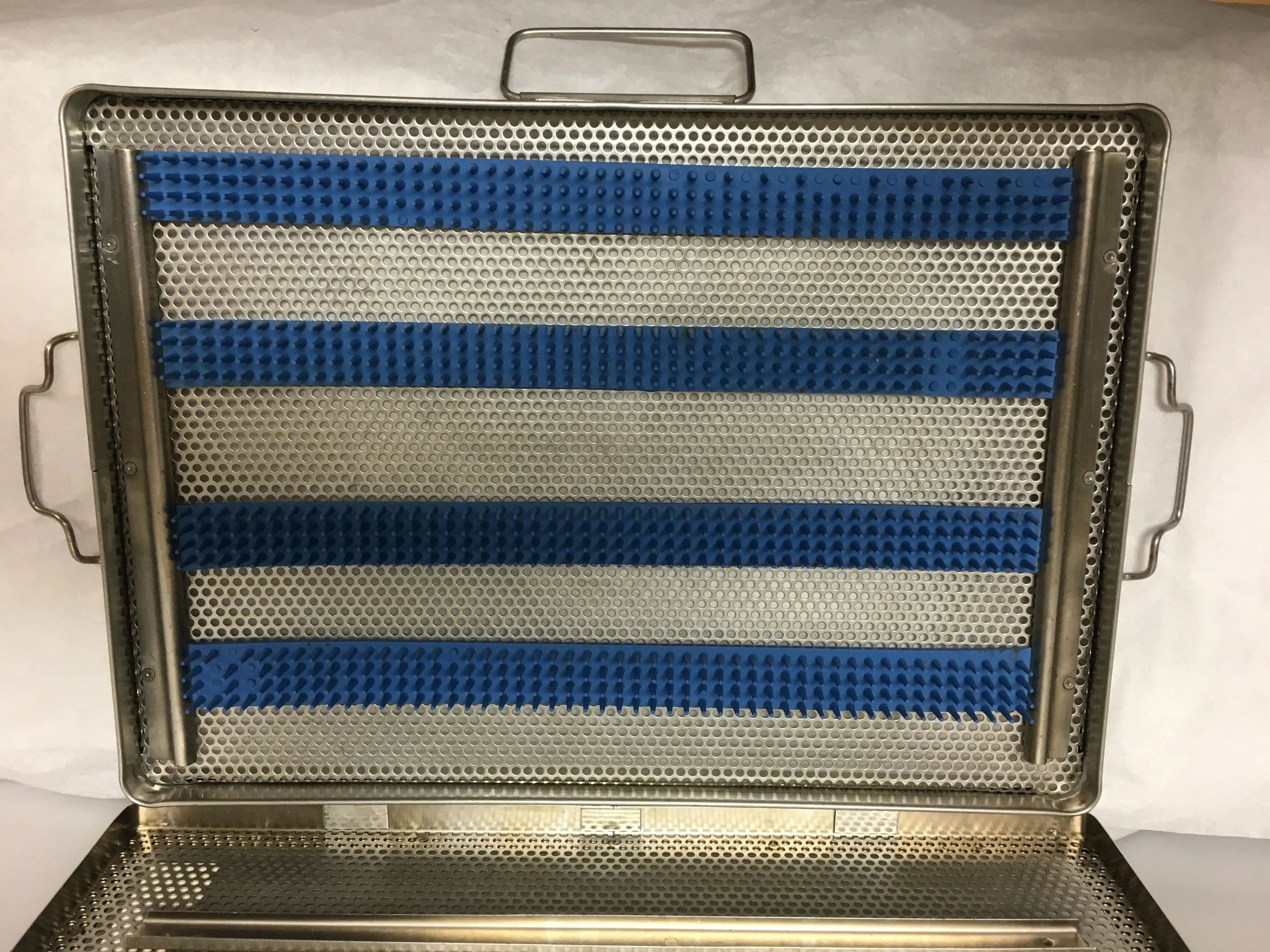 Secure Latching Instrument Holder Sterilization Tray | KMCE-38
