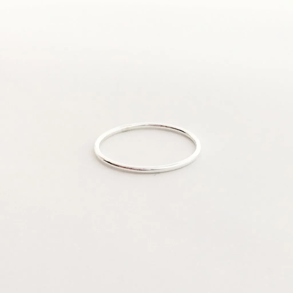 Sloane Smooth Stacking Ring | Silver