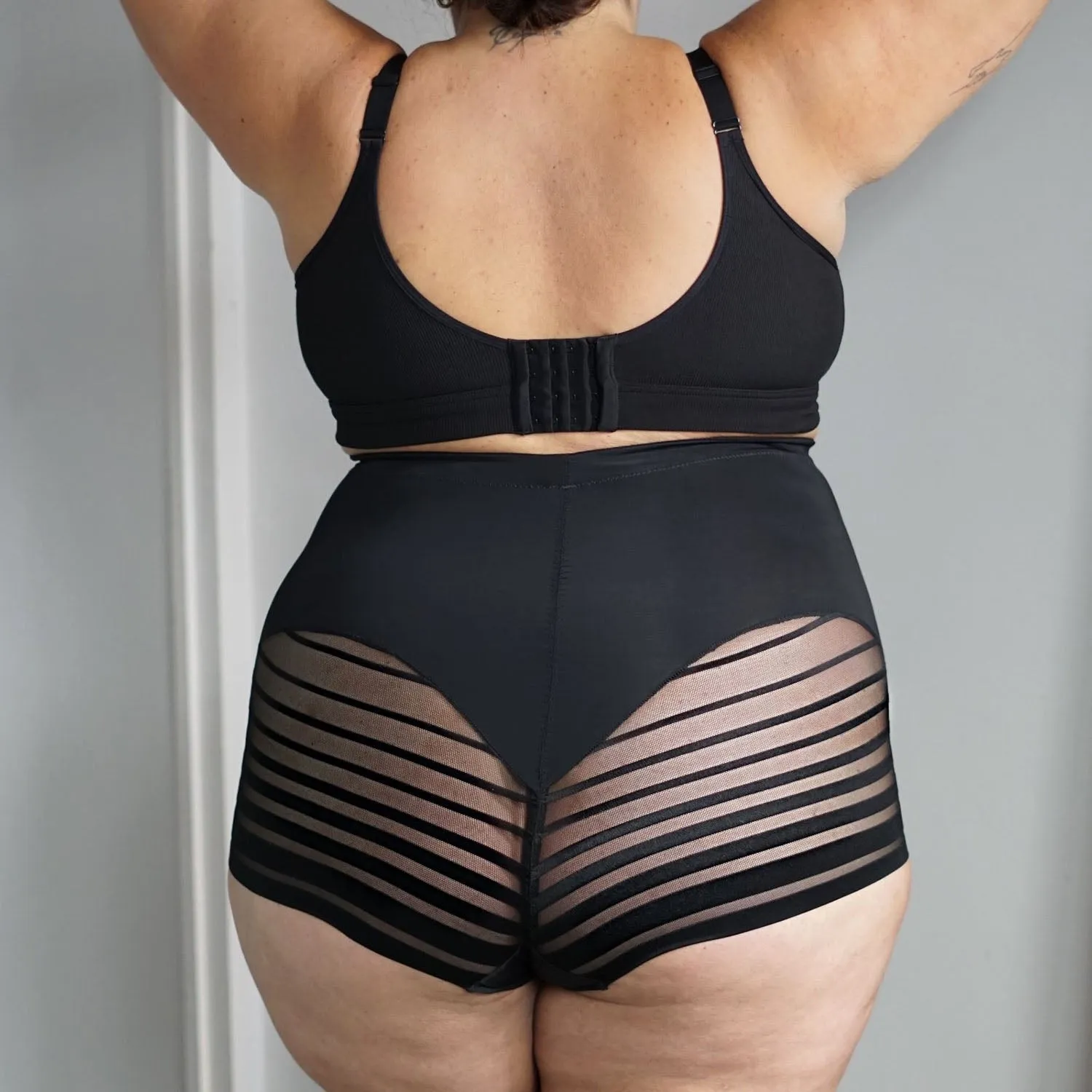 Smoothwear Super High Waist Knickers