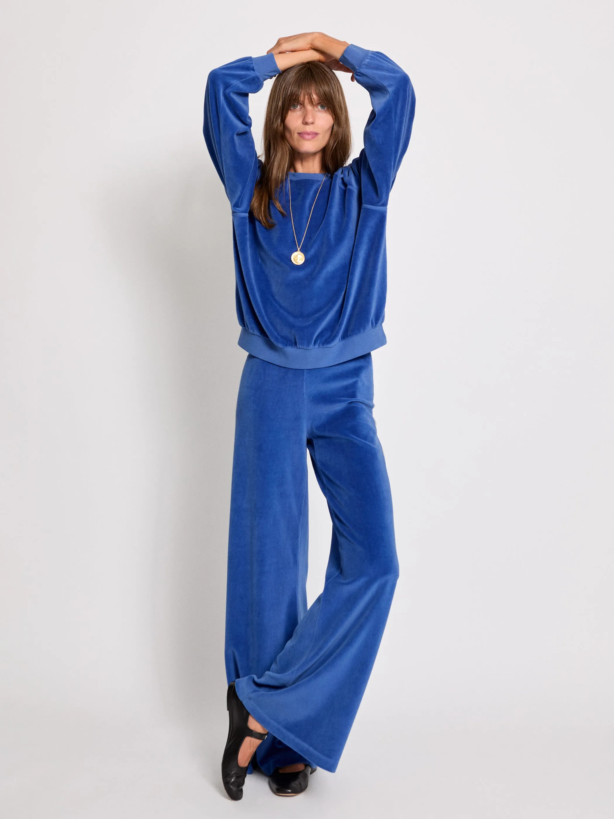 The Samos Oversized Sweatshirt in Velour