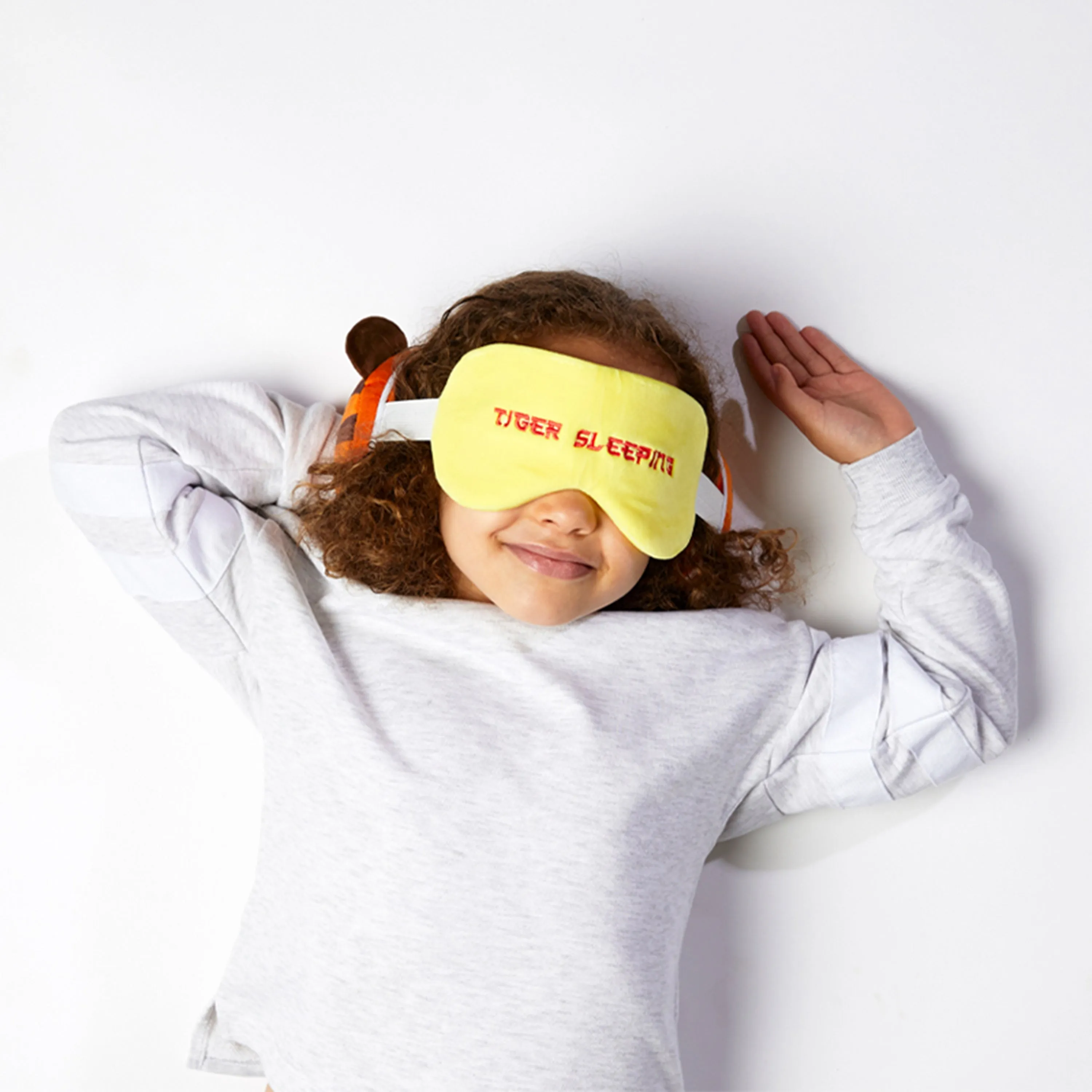Tiger Relaxeazzz Plush Round Travel Pillow & Eye Mask Set